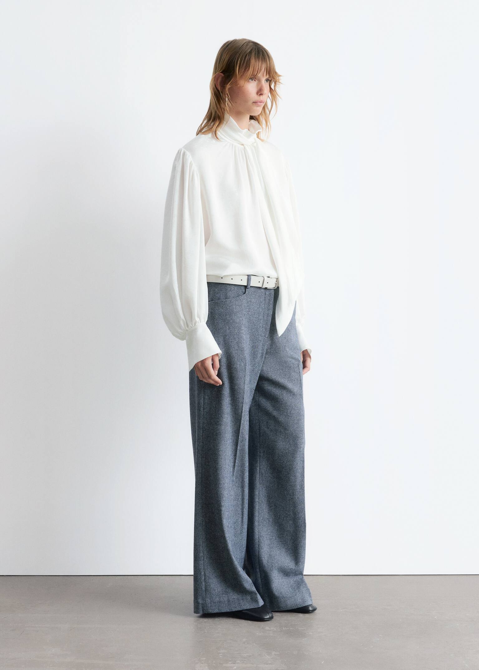 Bow-Collar Blouse - Branco/Azul claro - 6