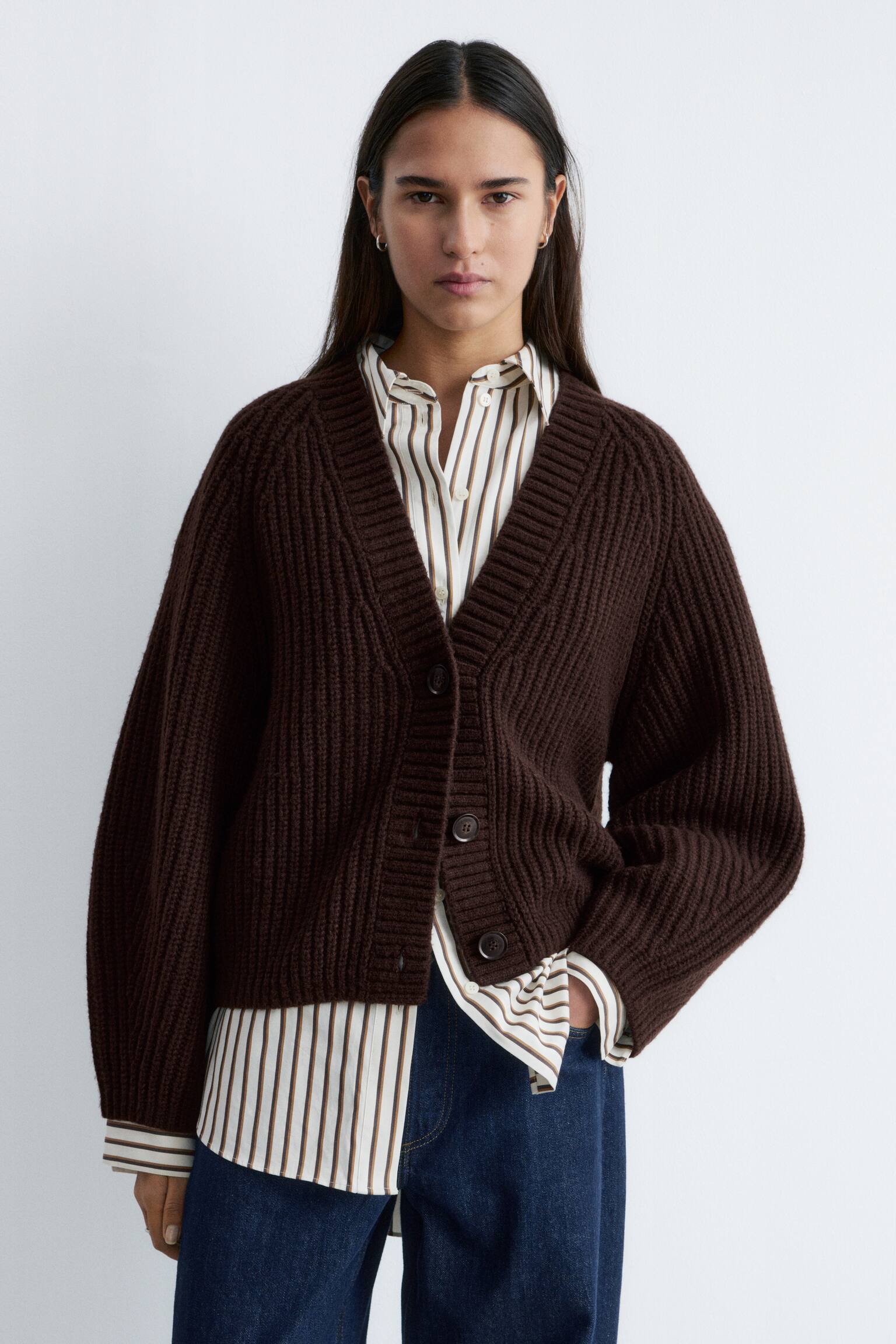 Kraftig ribstrikket cardigan - Mørkebrun/Blåmeleret - 1