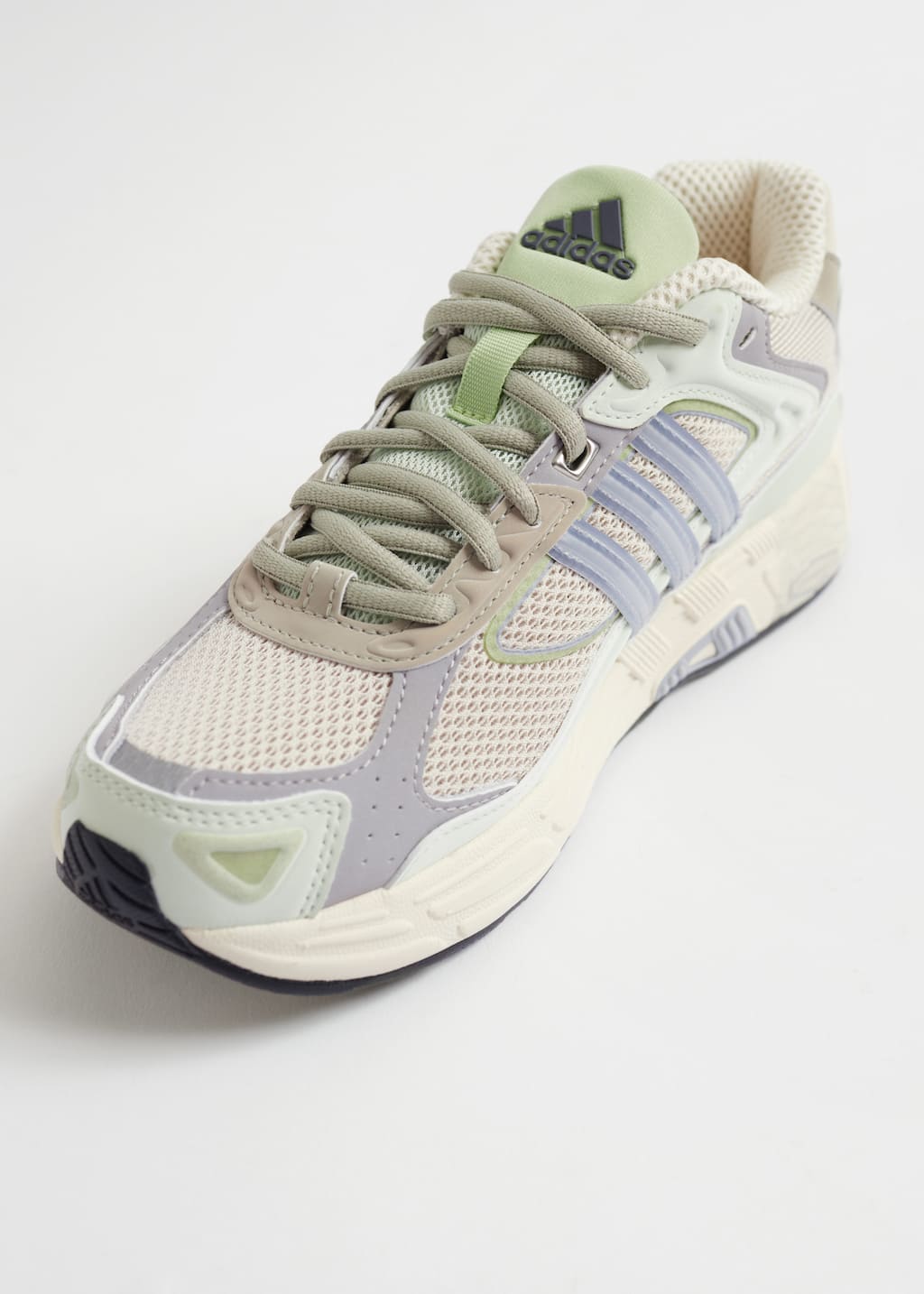 adidas Originals Response CL - {{variantName}} - Detalle descriptivo