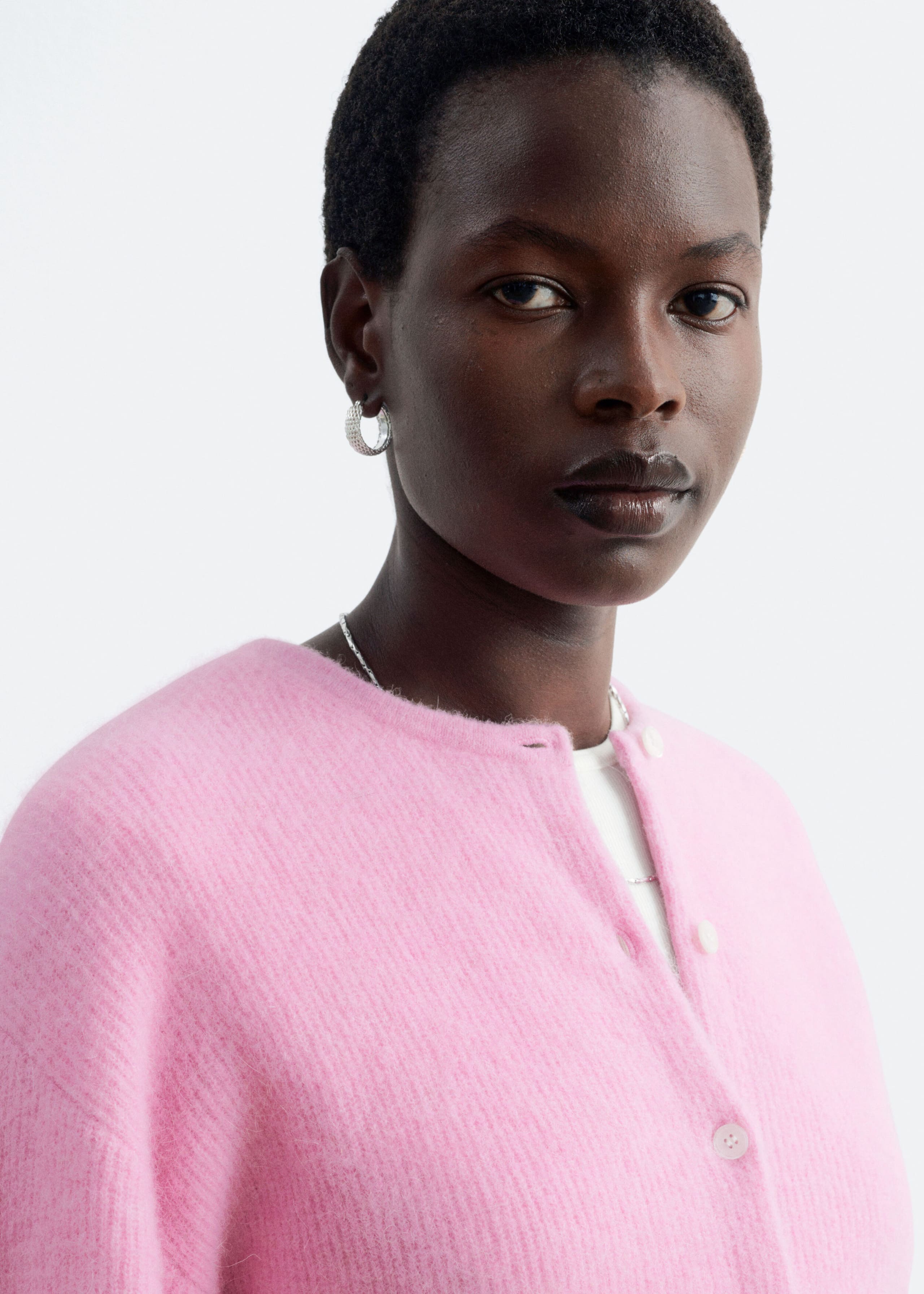 Stickad cardigan i alpackablandning – Vit – lookbook