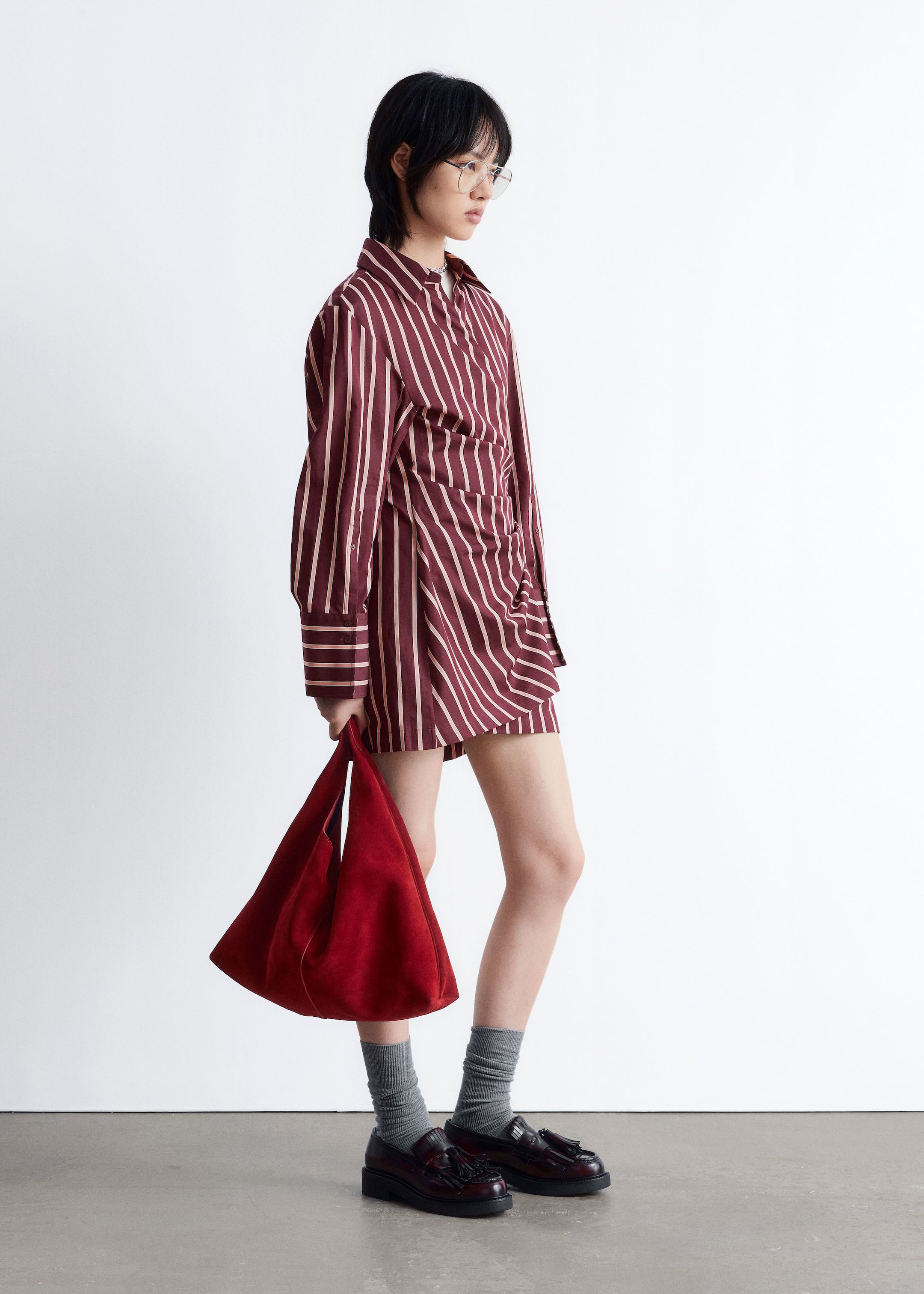 Vis større bilde: Omslagsskjorte med minikjole - Mørkerøde/rosa striper - DAME | H&M NO 4
