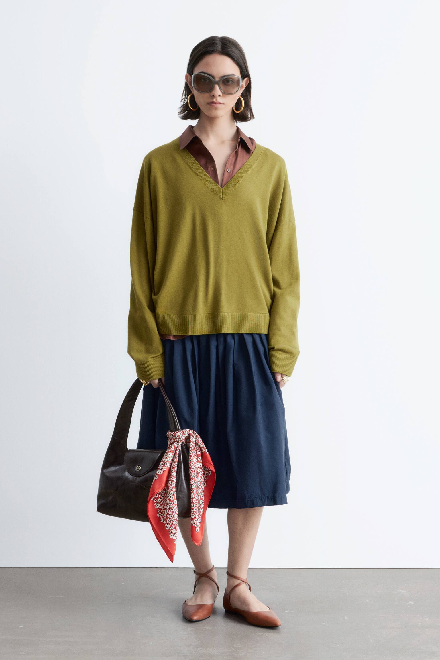 V-Neck Merino Wool Jumper - Khaki Green/כחול כהה - 3