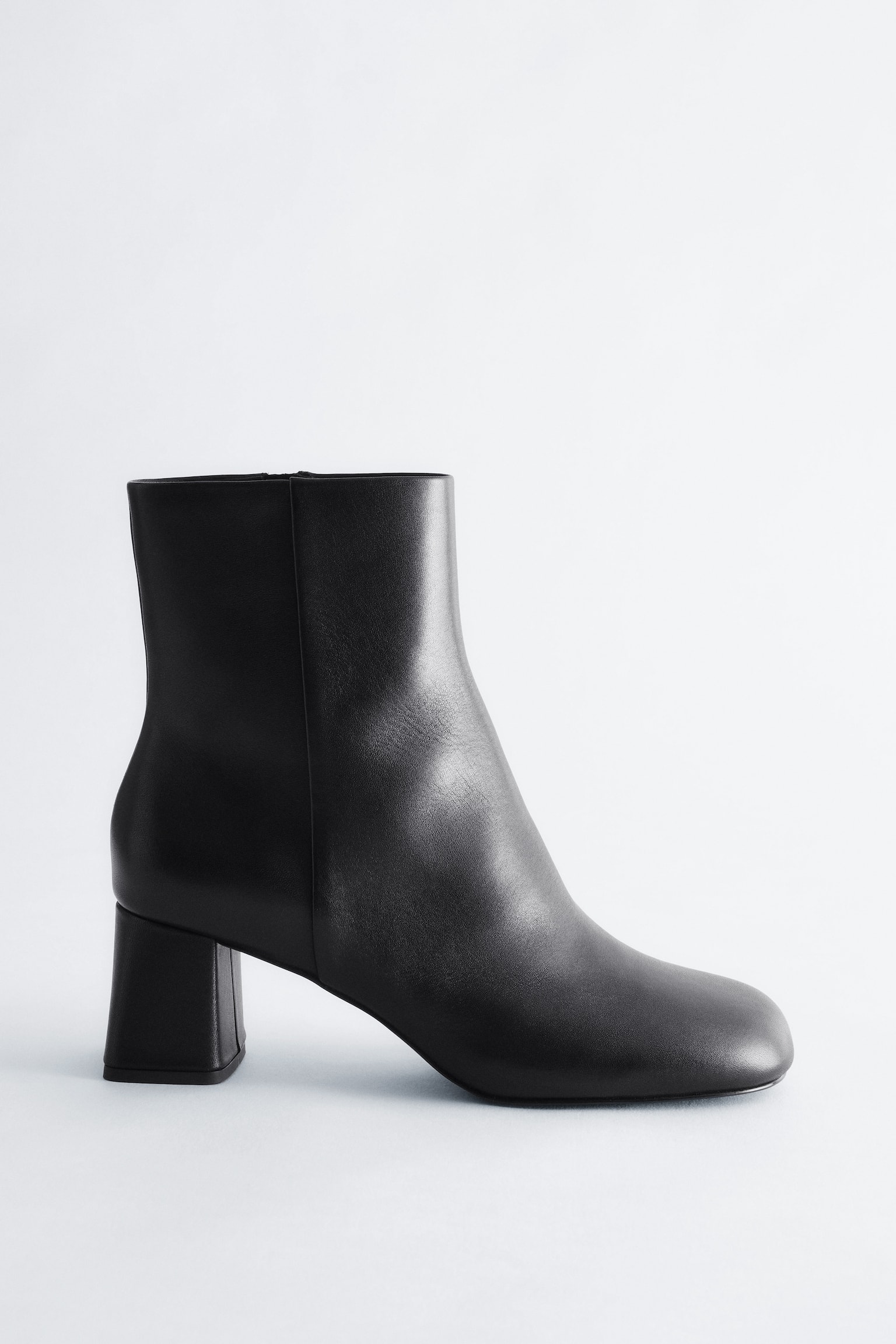 Stiefeletten aus Leder - Schwarz