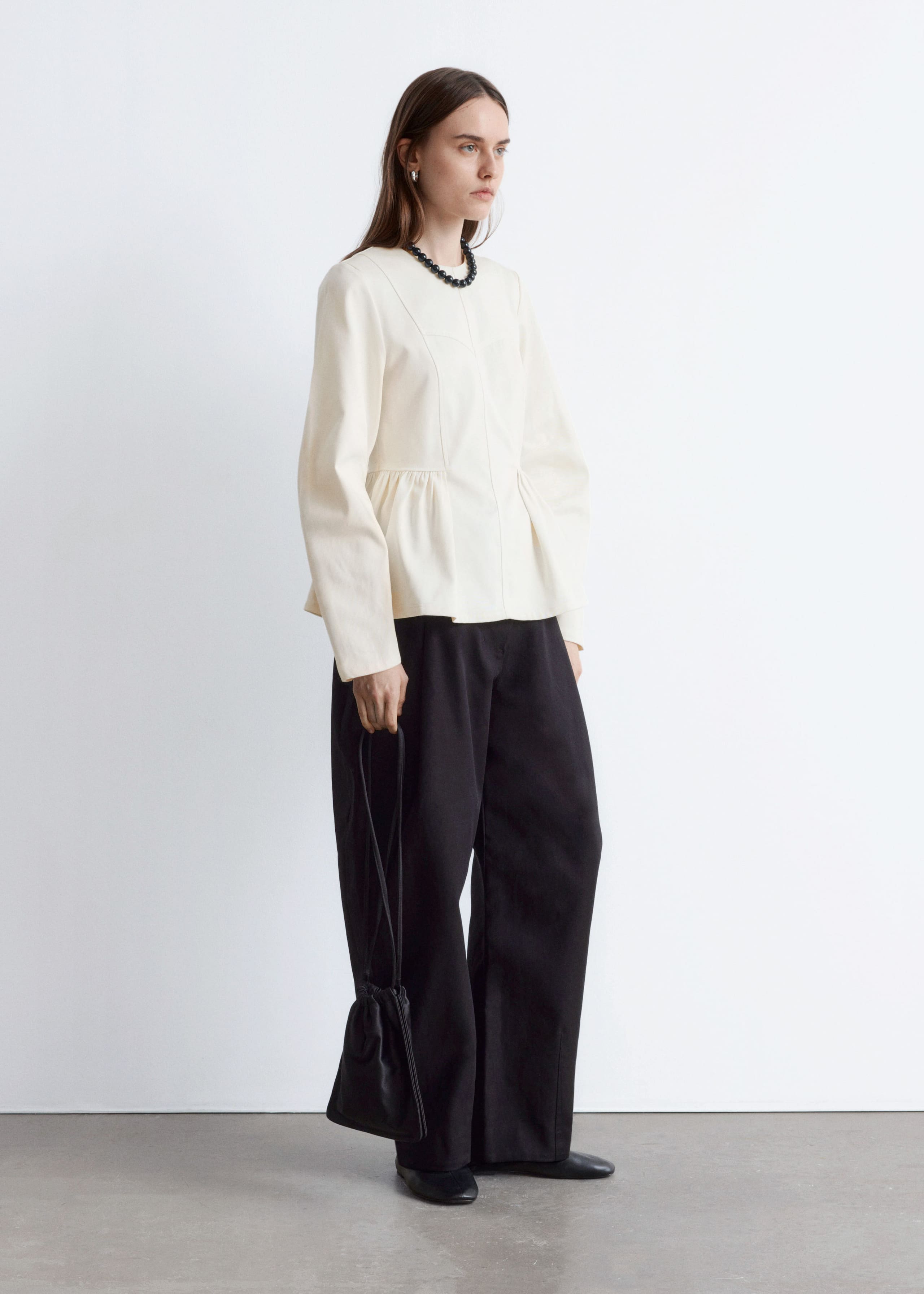 Oberteil aus Baumwolle mit Schößchen - Schwarz - Lookbook