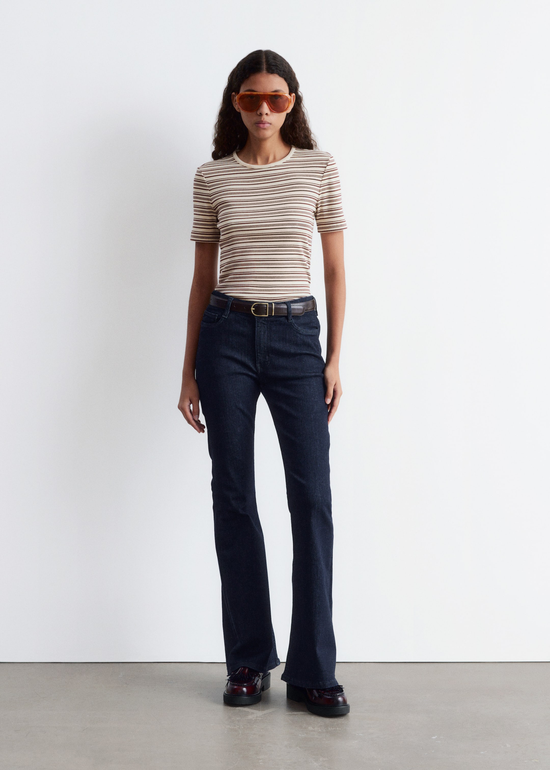 Grösseres Bild ansehen: Geripptes T-Shirt - Dunkelbraun/Beige gestreift - DAMEN | H&M CH 3