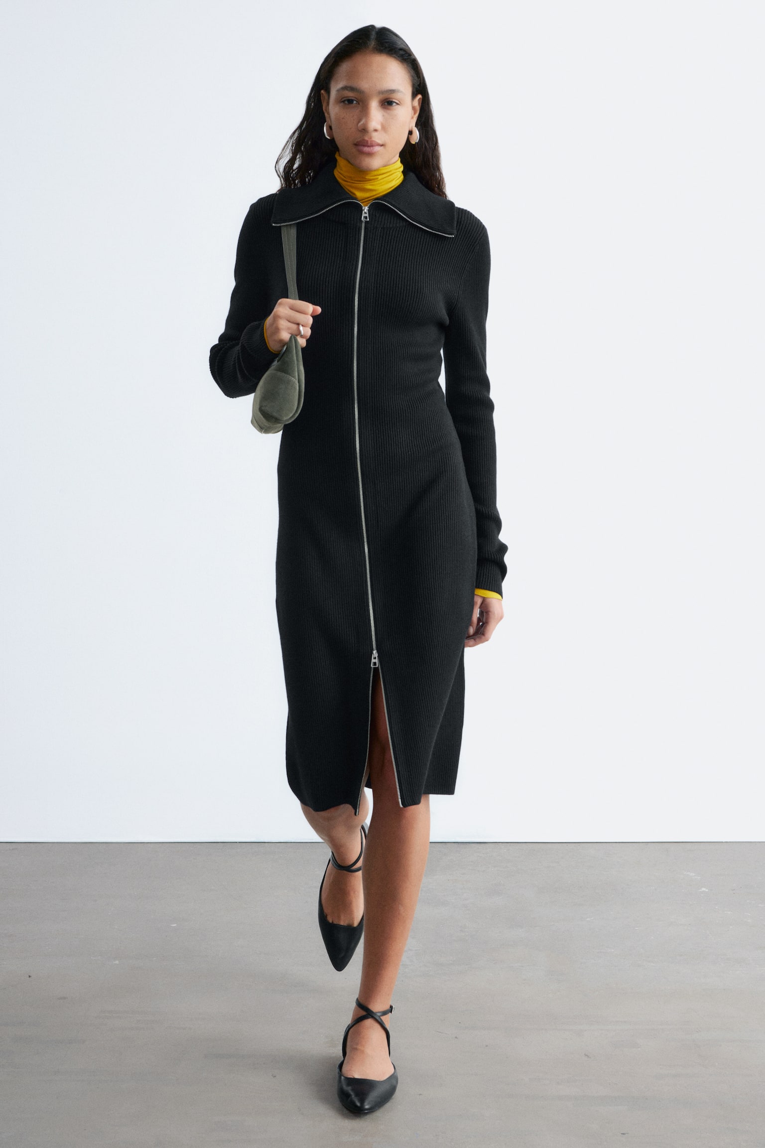 Abito midi a coste con zip - Nero - 5