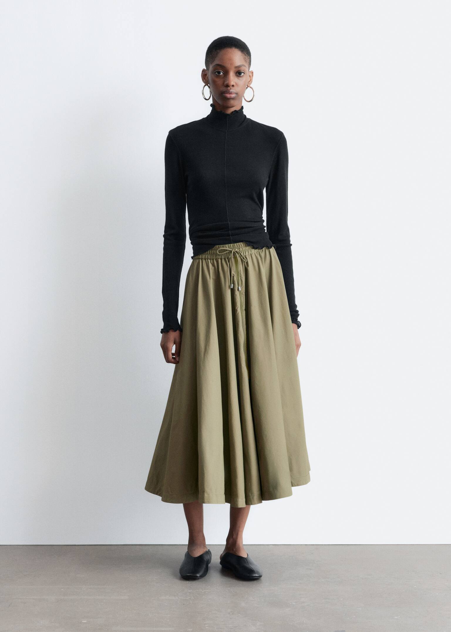 Scalloped Mock-Neck Top - Black/Cream - 6