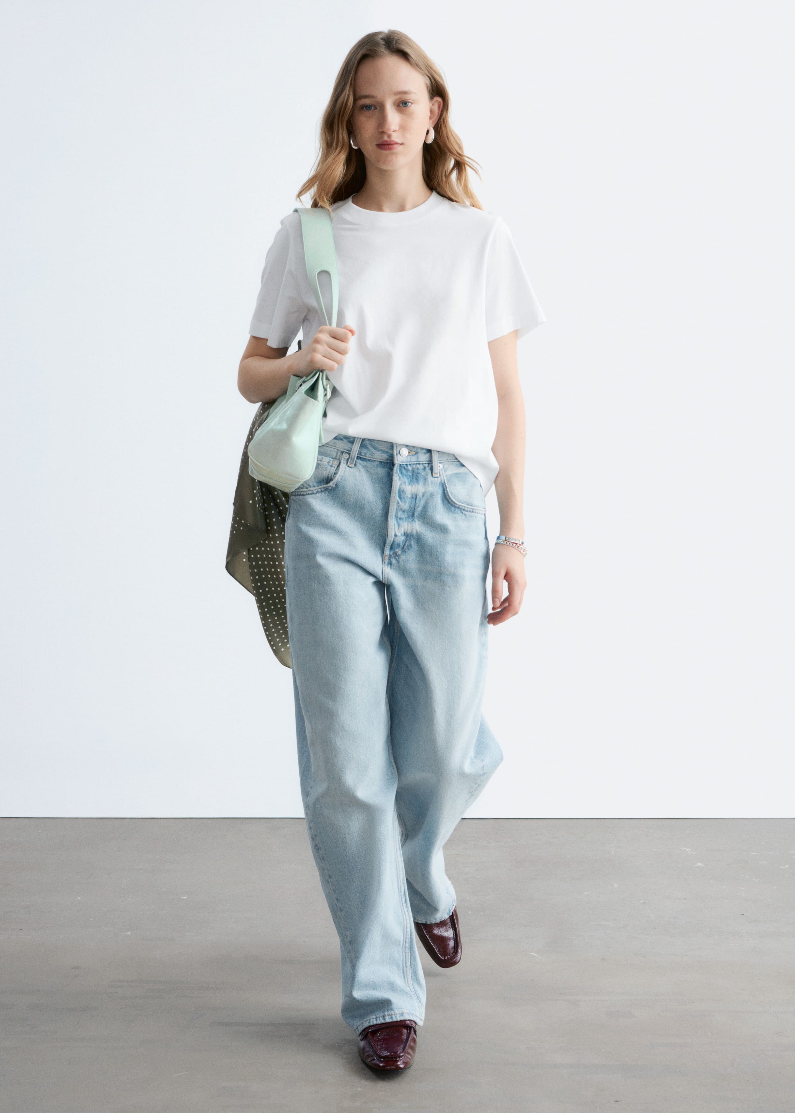 Relaxed Crewneck T-Shirt - Beige - Lookbook