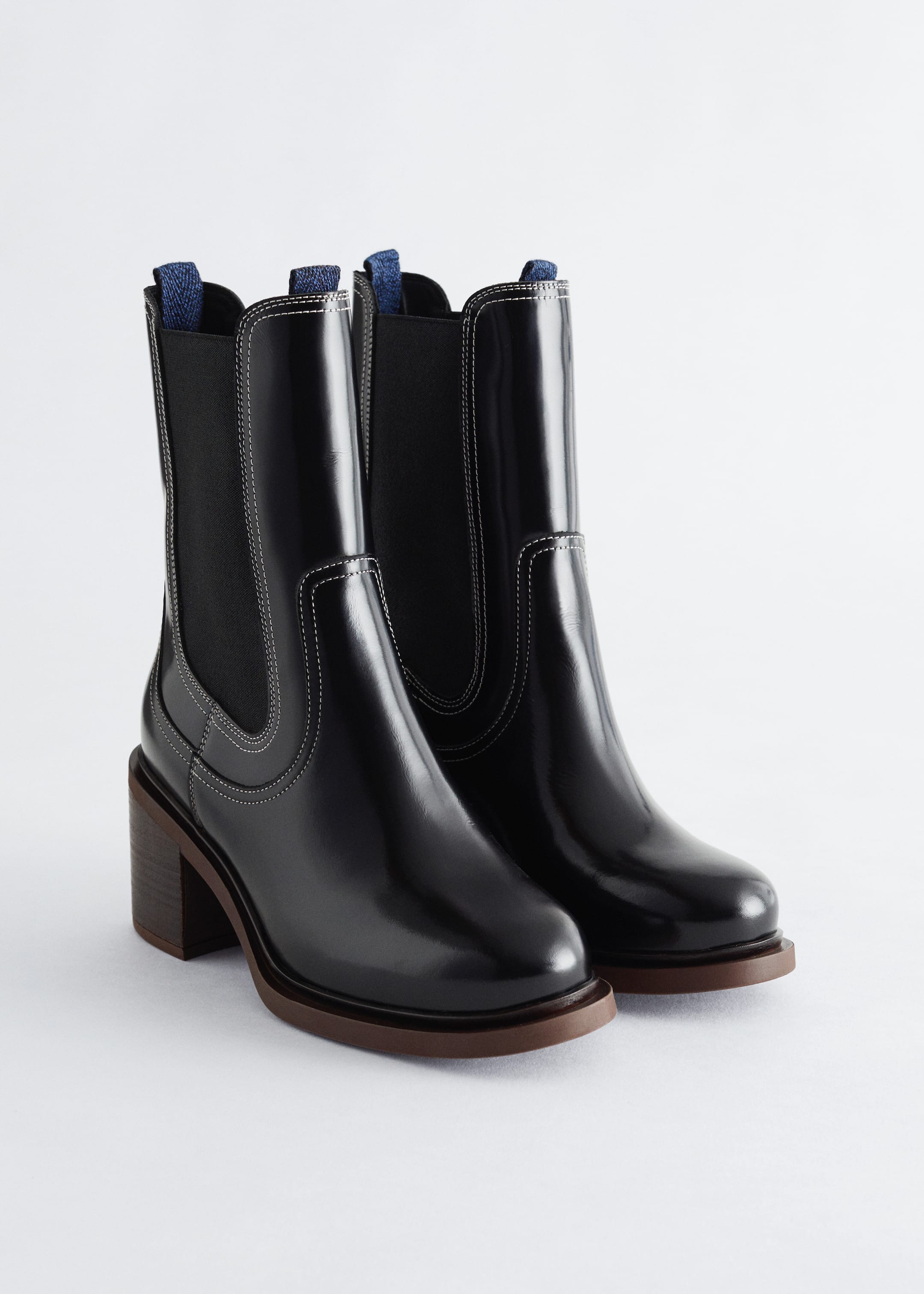 Visa större bild: Högklackade chelseaboots i läder - Svart - DAM | H&M FI 2