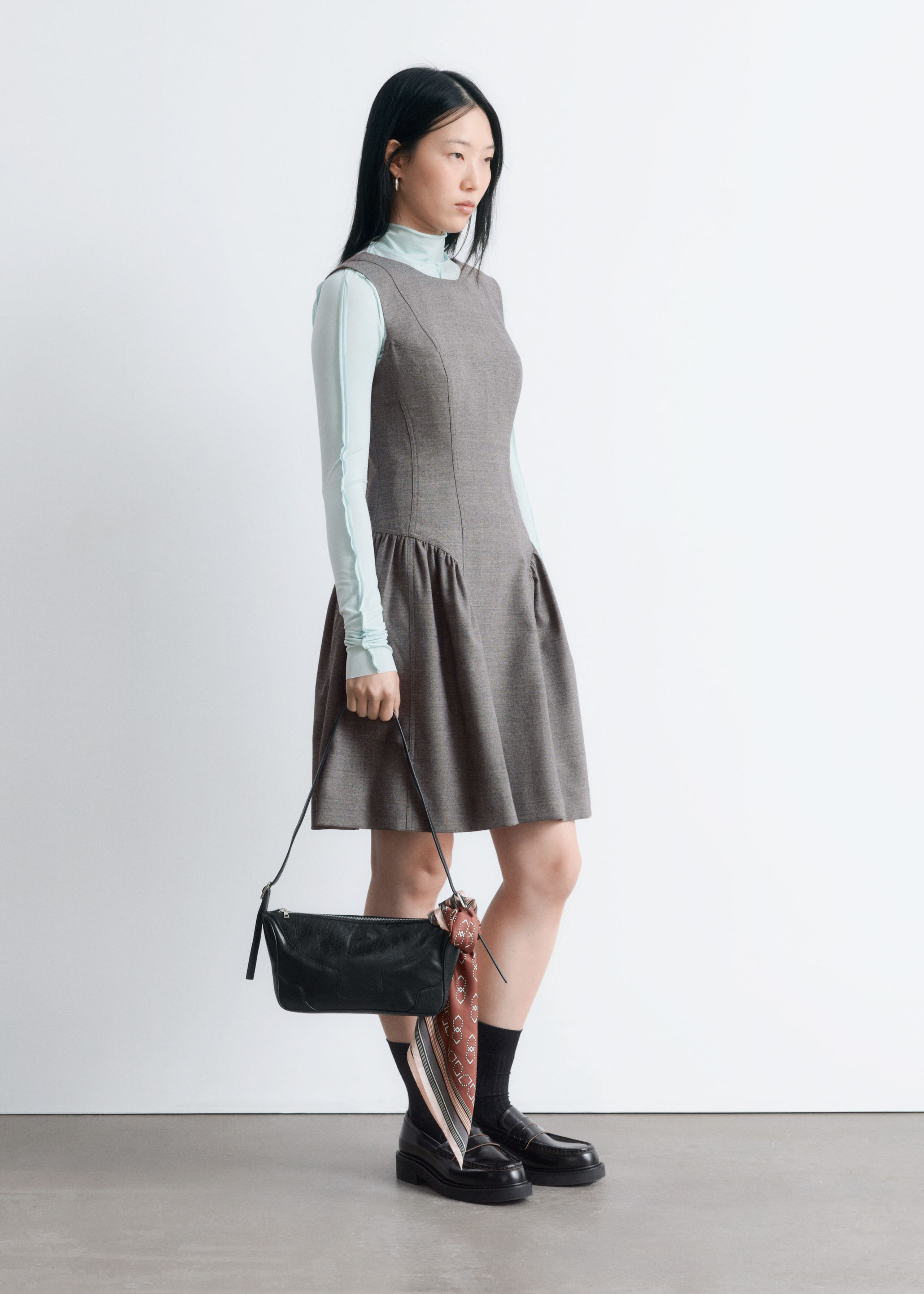 Image of Robe courte évasée en laine