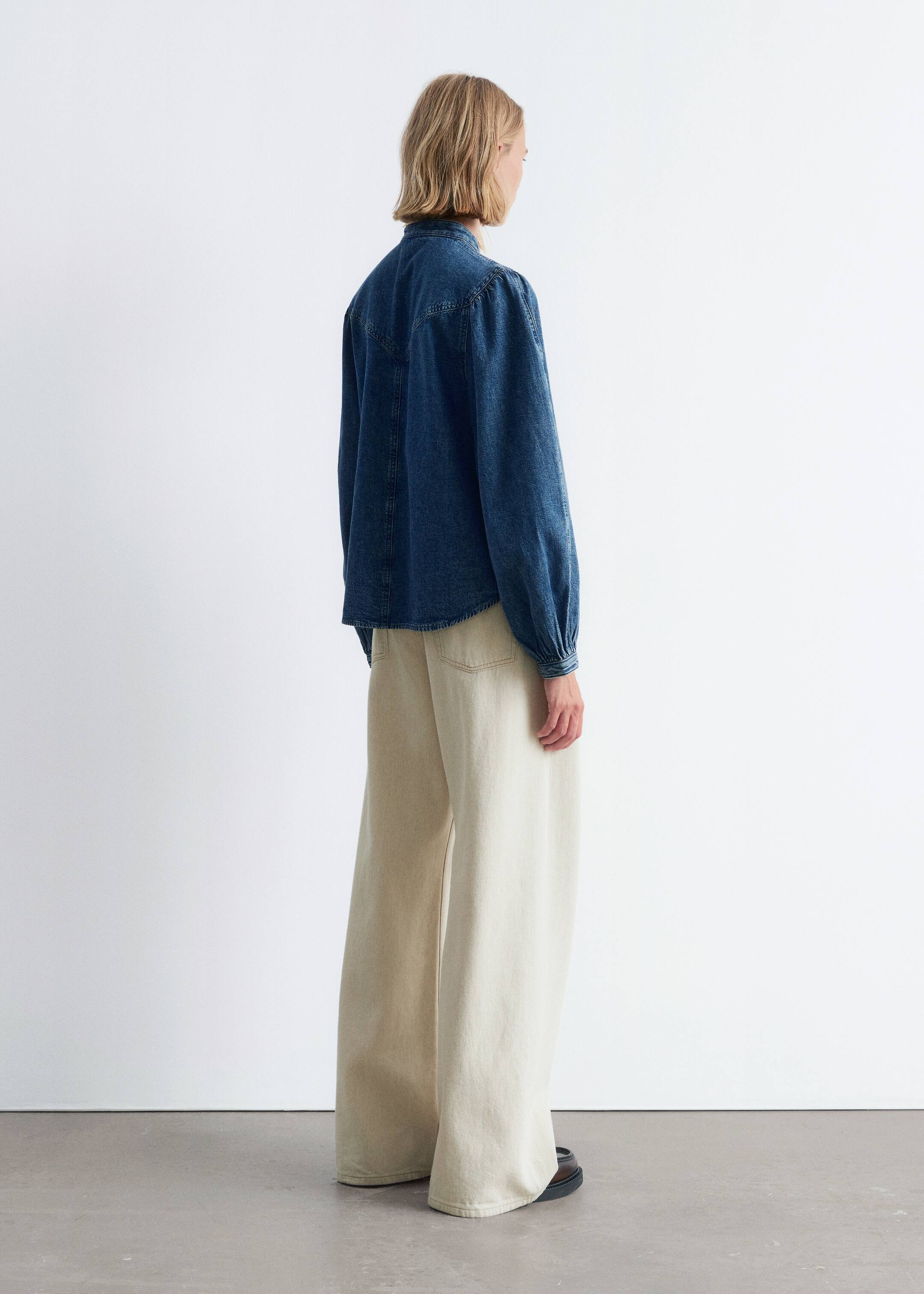 Visualizza immagine più grande: Camicetta in denim con maniche a sbuffo - Blu medio - DONNA | H&M IT 4