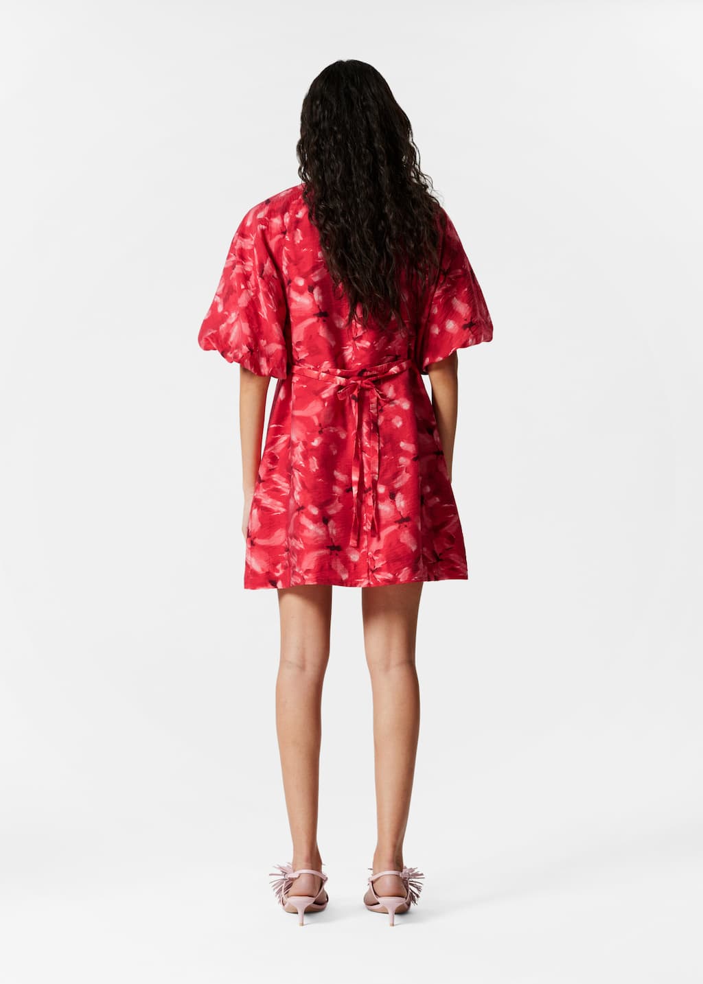 Image of Robe courte à manches volumineuses