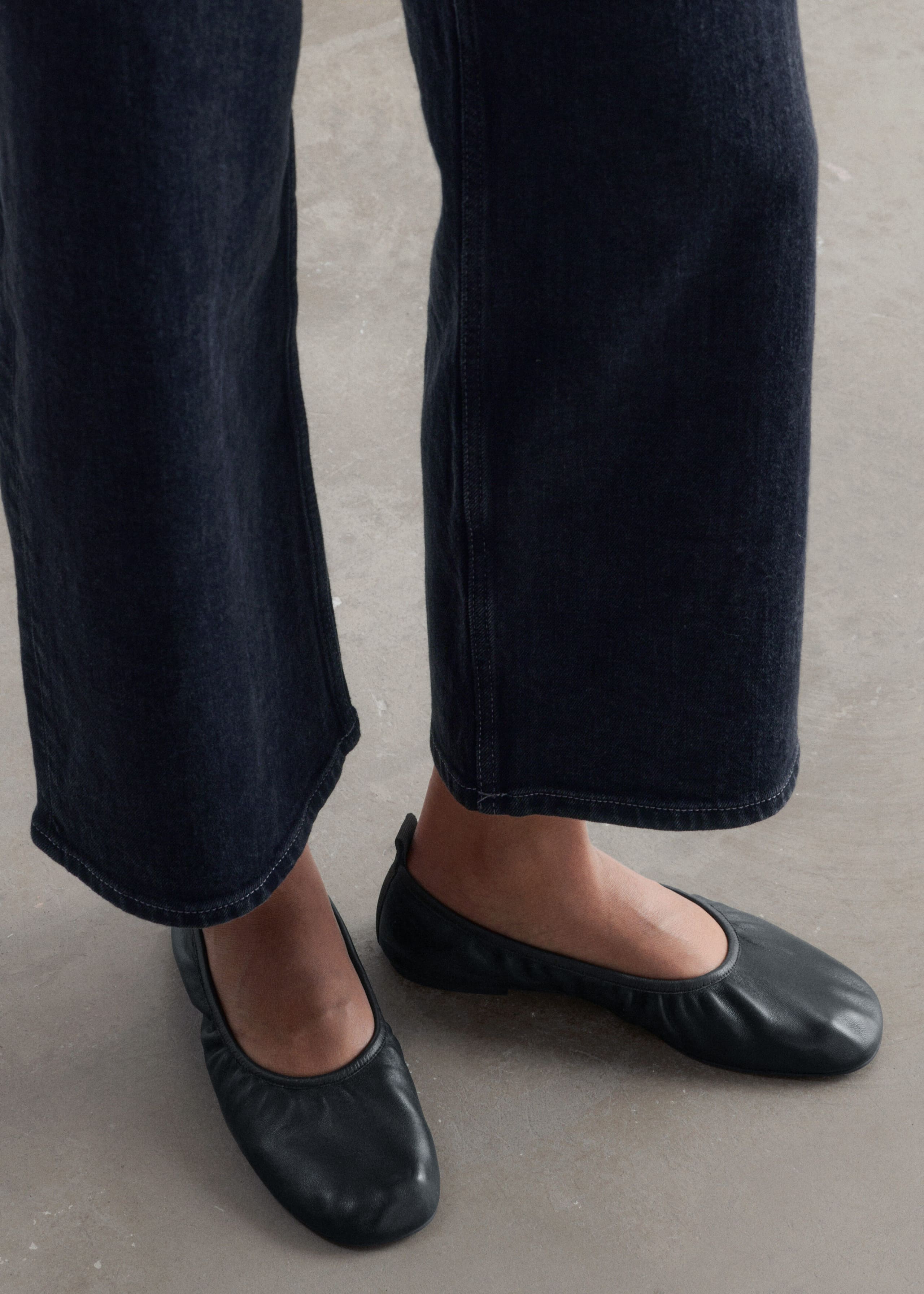 Cropped Wide-Leg Jeans - Mid blue - Lookbook