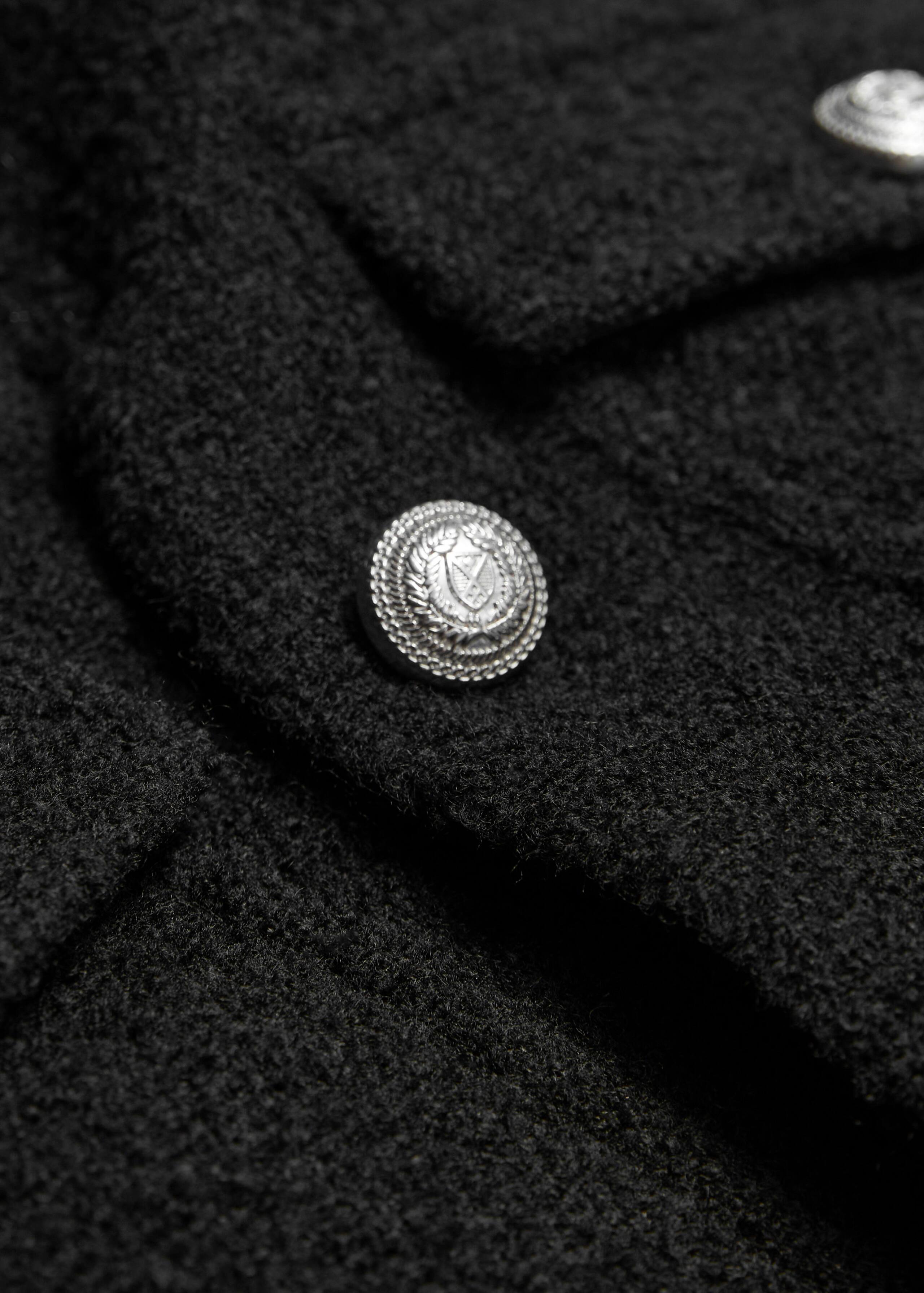 Veste bouclée boutonnée - {{variantName}} - Descriptive Detail