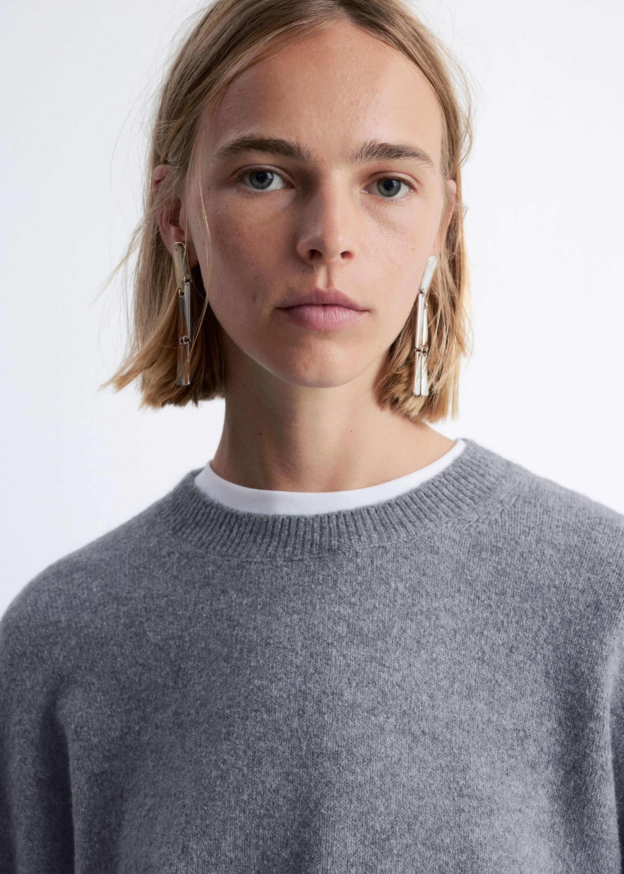Visa större bild: Stickad tröja med avslappnad passform - Grå/Melange - DAM | H&M FI 2