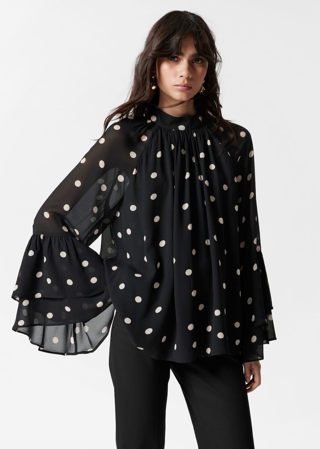 Image of Blusa con balze e colletto alla coreana