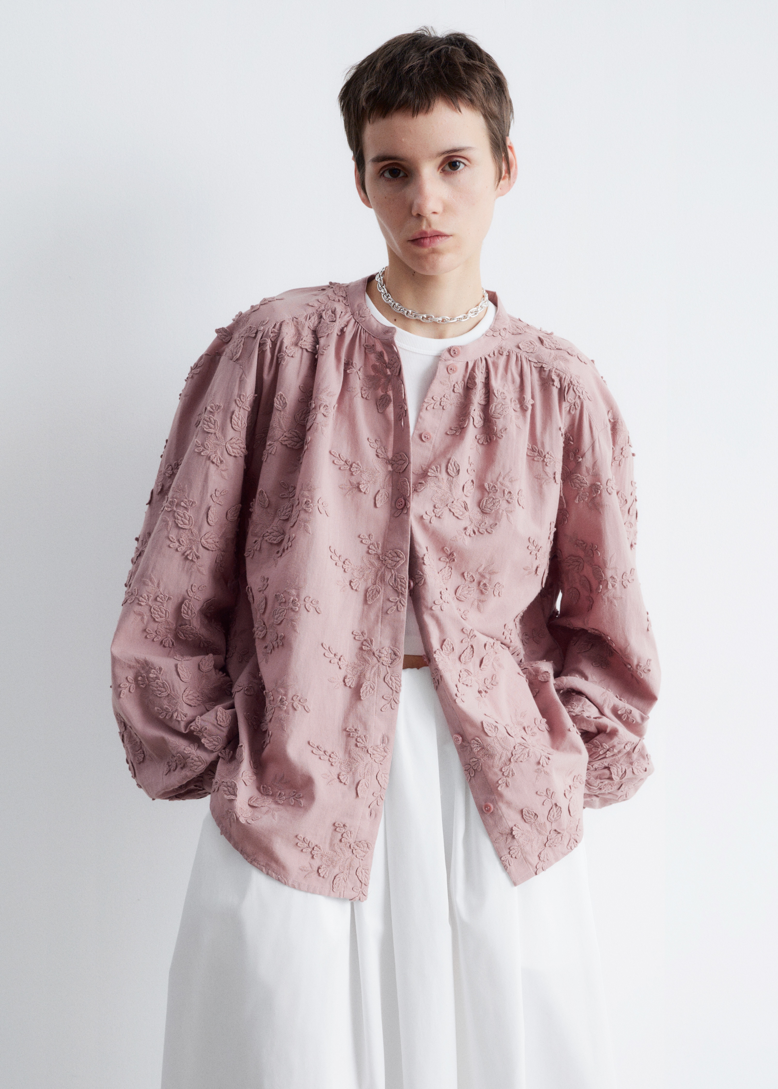 Bluză voluminoasă cu aplicații florale - Broderie roz prăfuită/Roșu închis/Petrol/Black/Alb/Navy/Purple/Beige/Dark Red