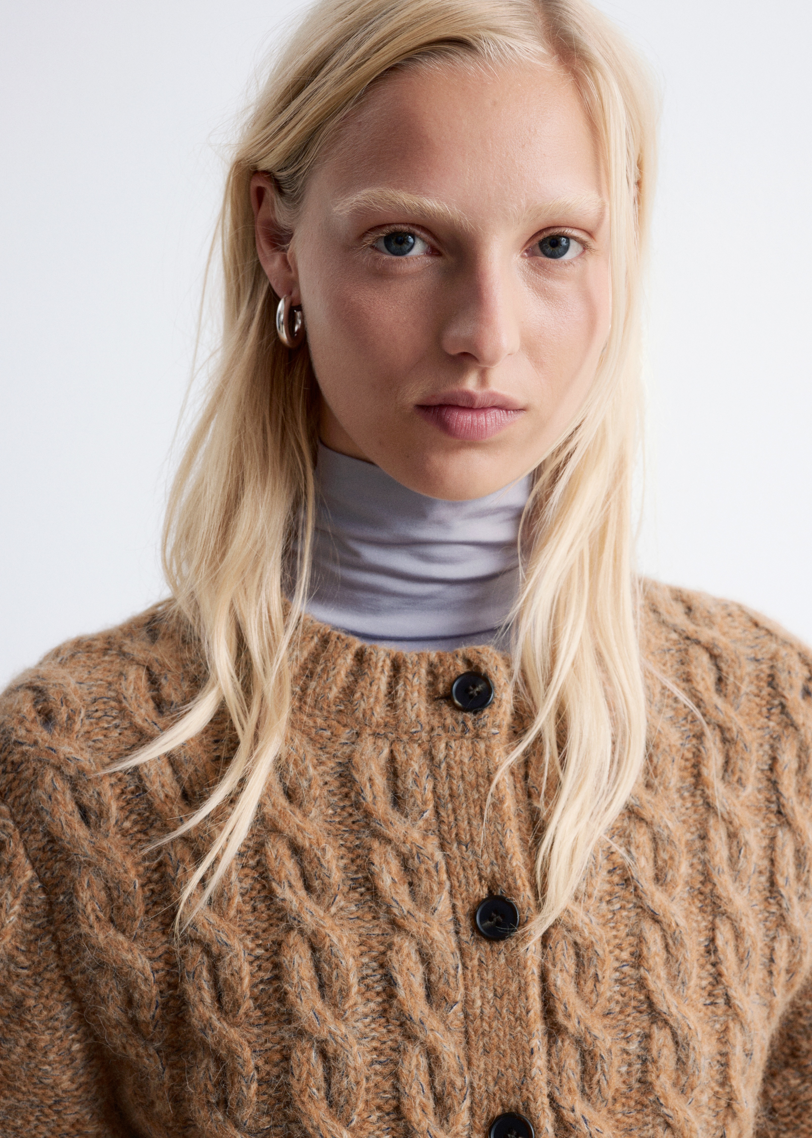 Alpaka keverékű csavart kardigán - Bézs