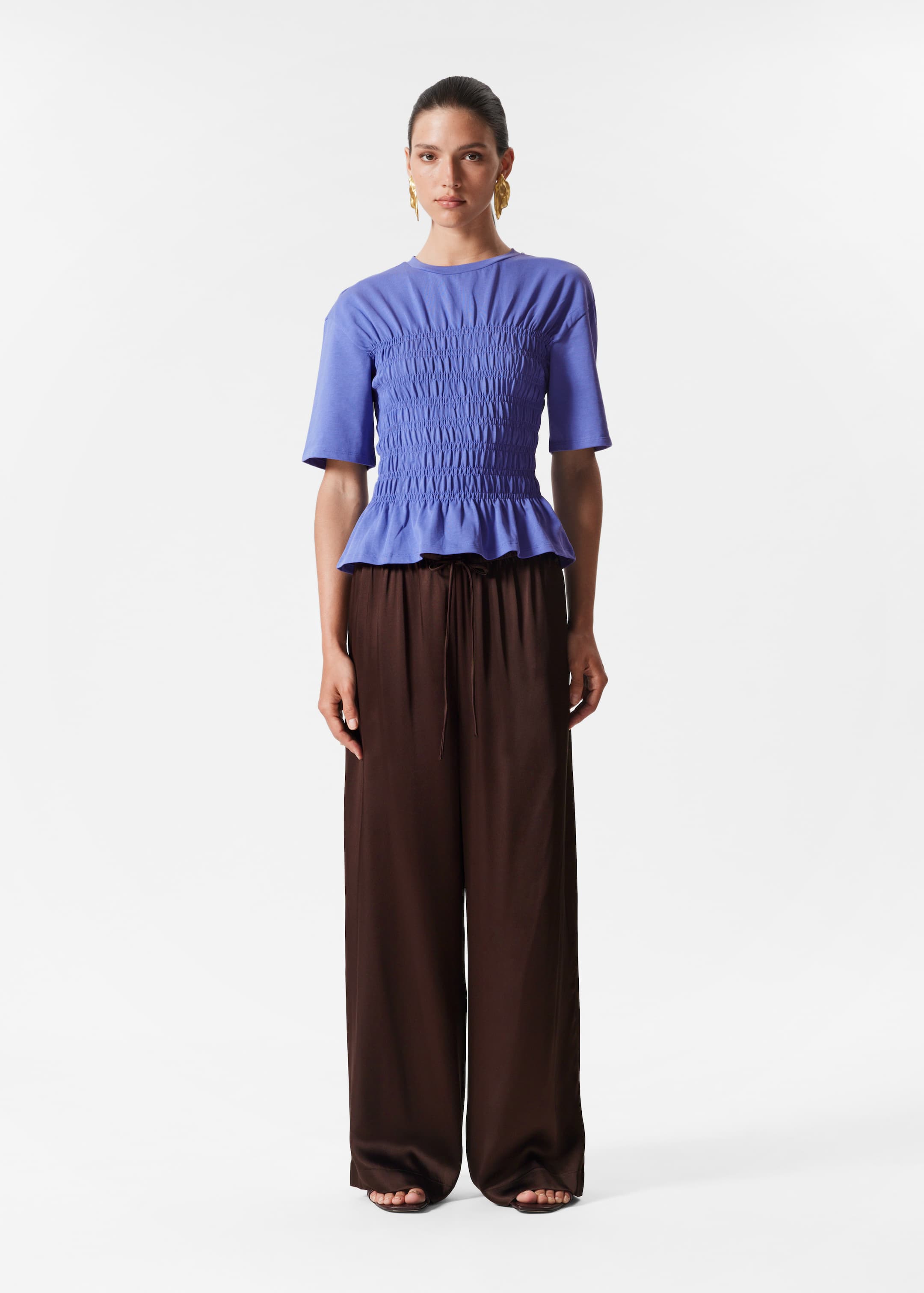 Grotere afbeelding bekijken: Smocked Crewneck Top - Blue - DAMES | H&M BE 2