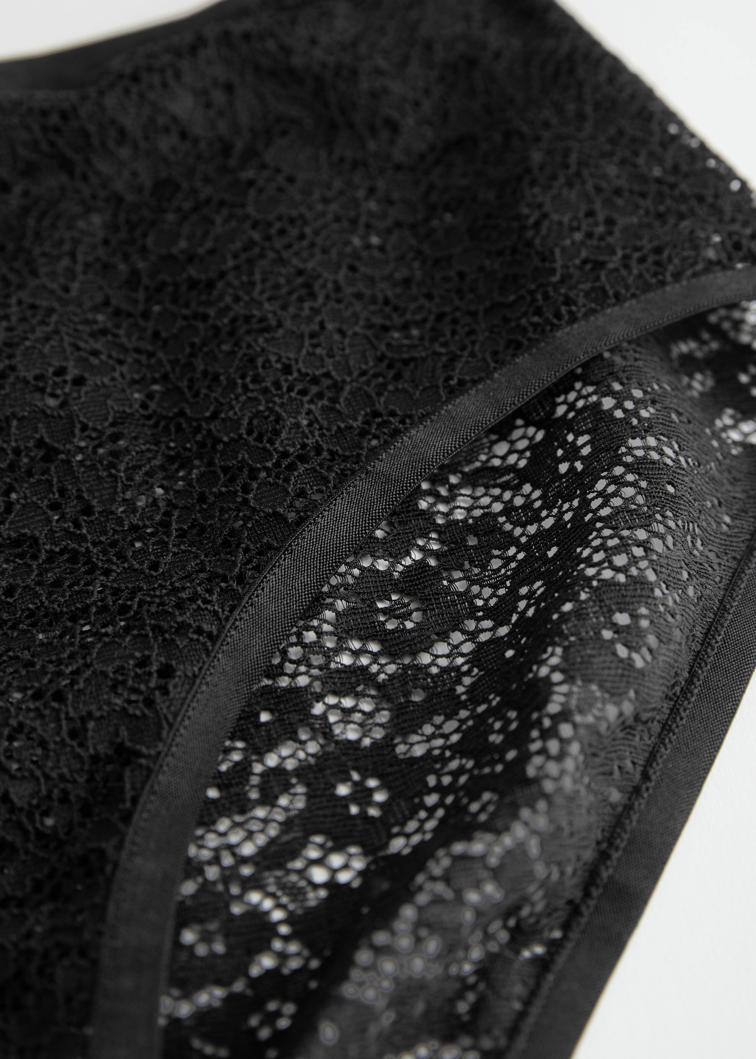 Floral Lace High Waisted Briefs - {{variantName}} - Descriptive Detail