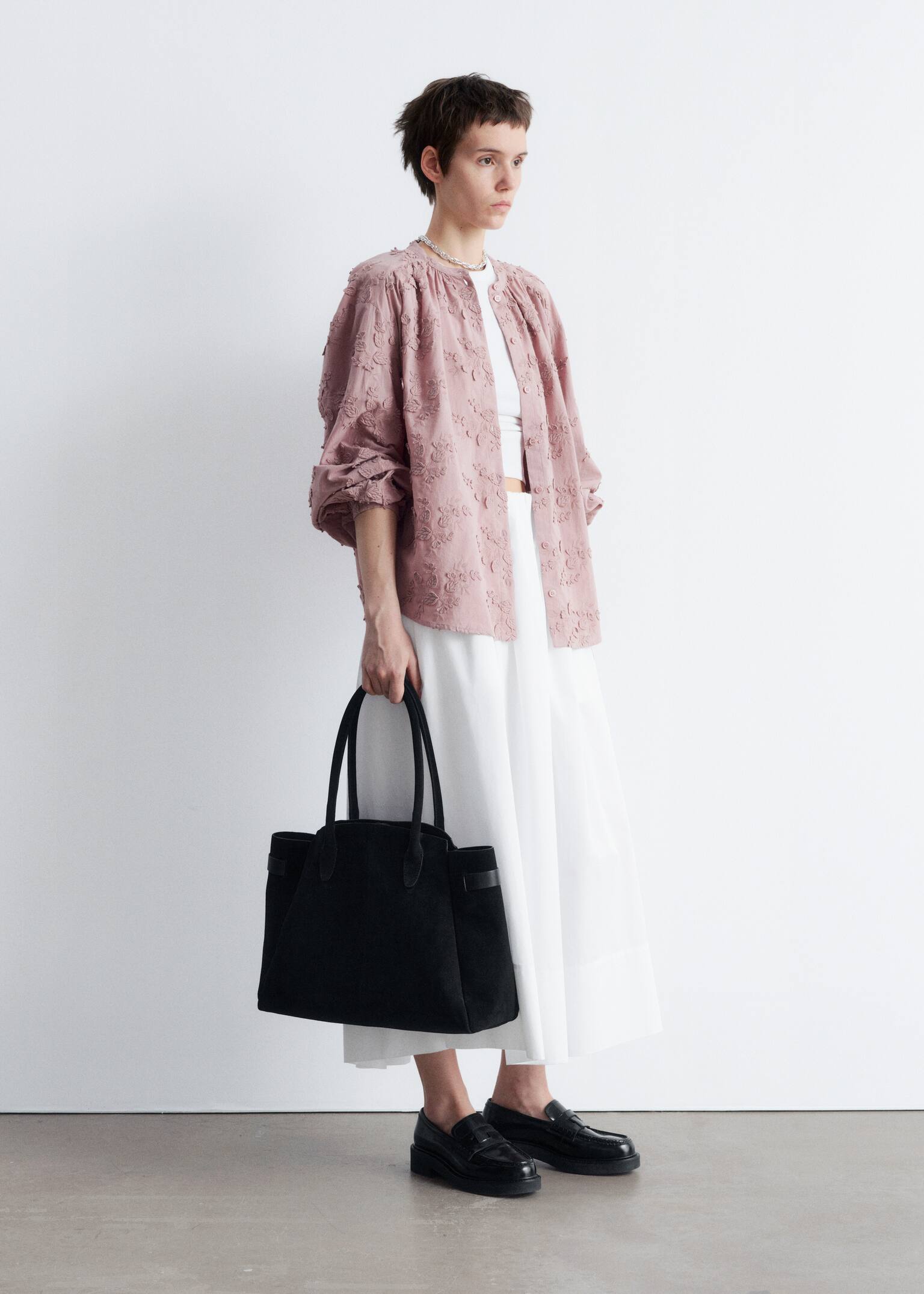 Volumineuze blouse met bloemapplicatie - Poederroze borduursel/Donkerrood/Petrol/Wit - 5