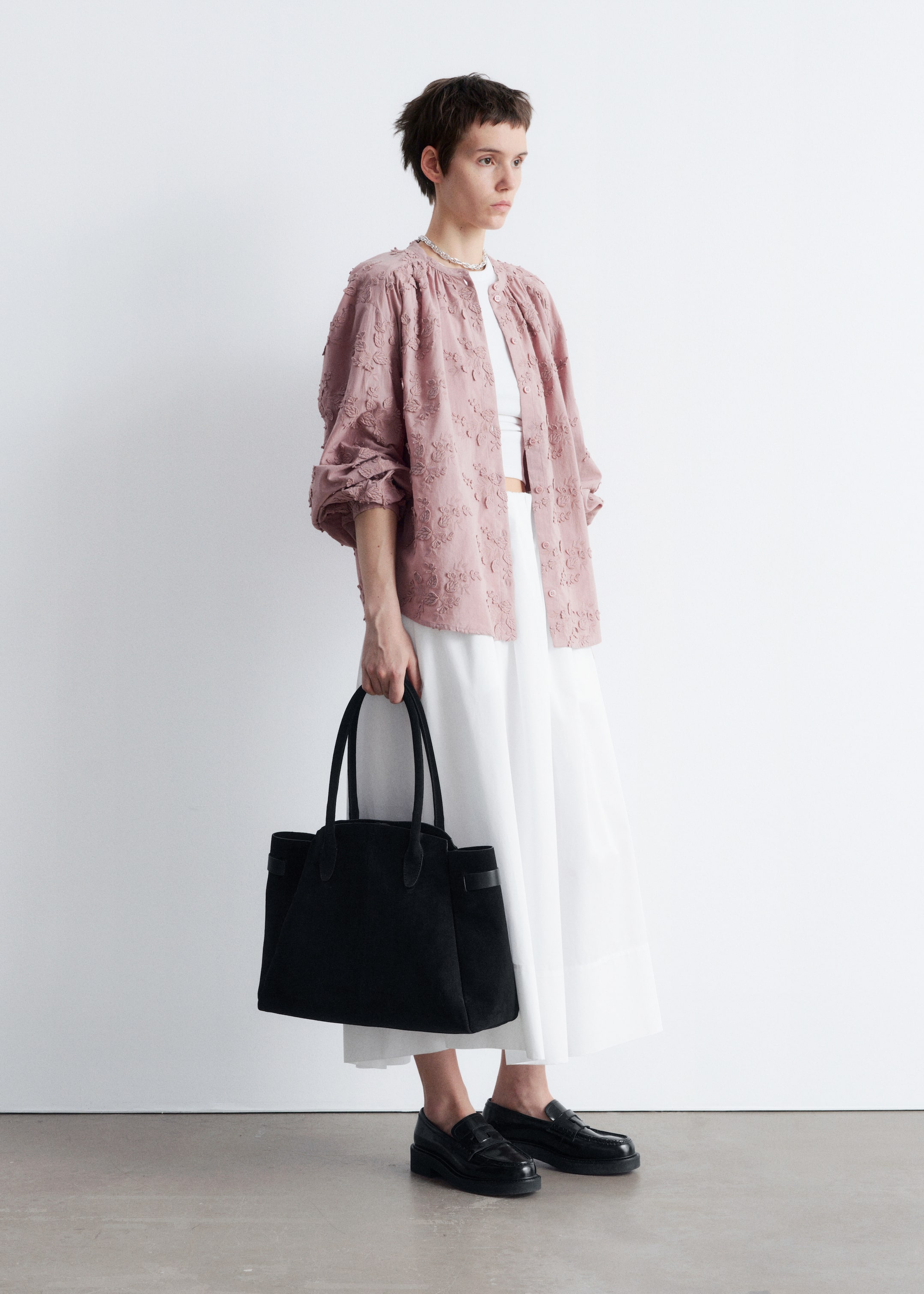 Größeres Bild anzeigen: Voluminöse Bluse mit Blumenapplikation - Altrosa Stickerei - Ladies | H&M AT 4