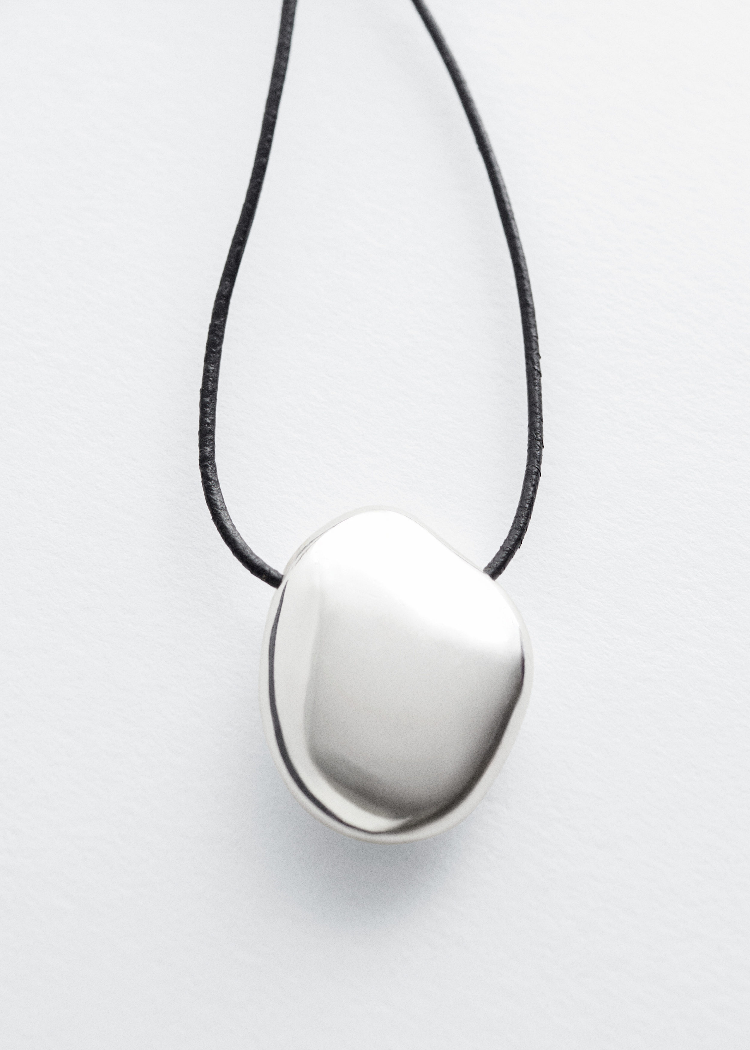 Collana con cordino e ciondolo scultoreo - Argento - Natura morta