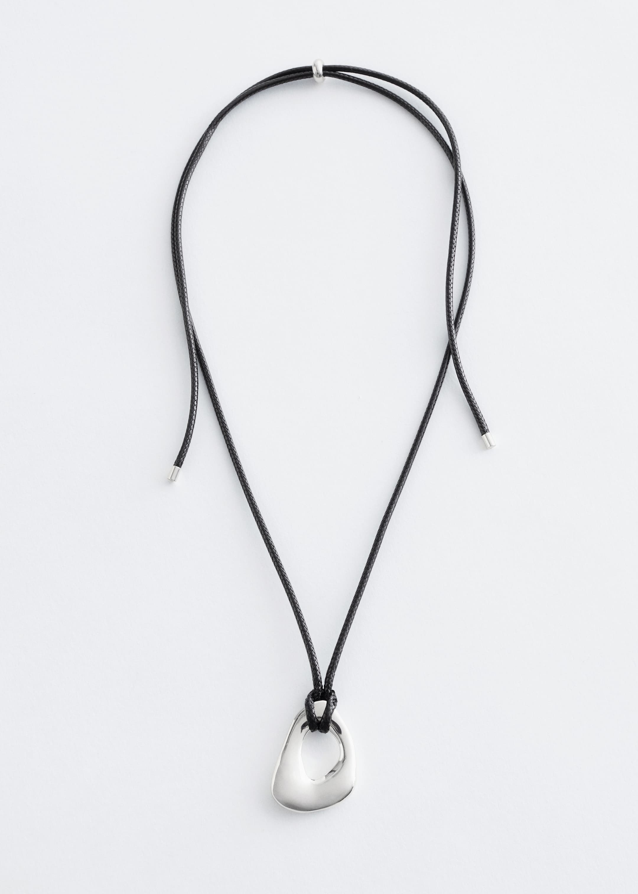 Größeres Bild anzeigen: Kette mit skulpturalem Anhänger - Silber/Schwarz - Ladies | H&M AT 2