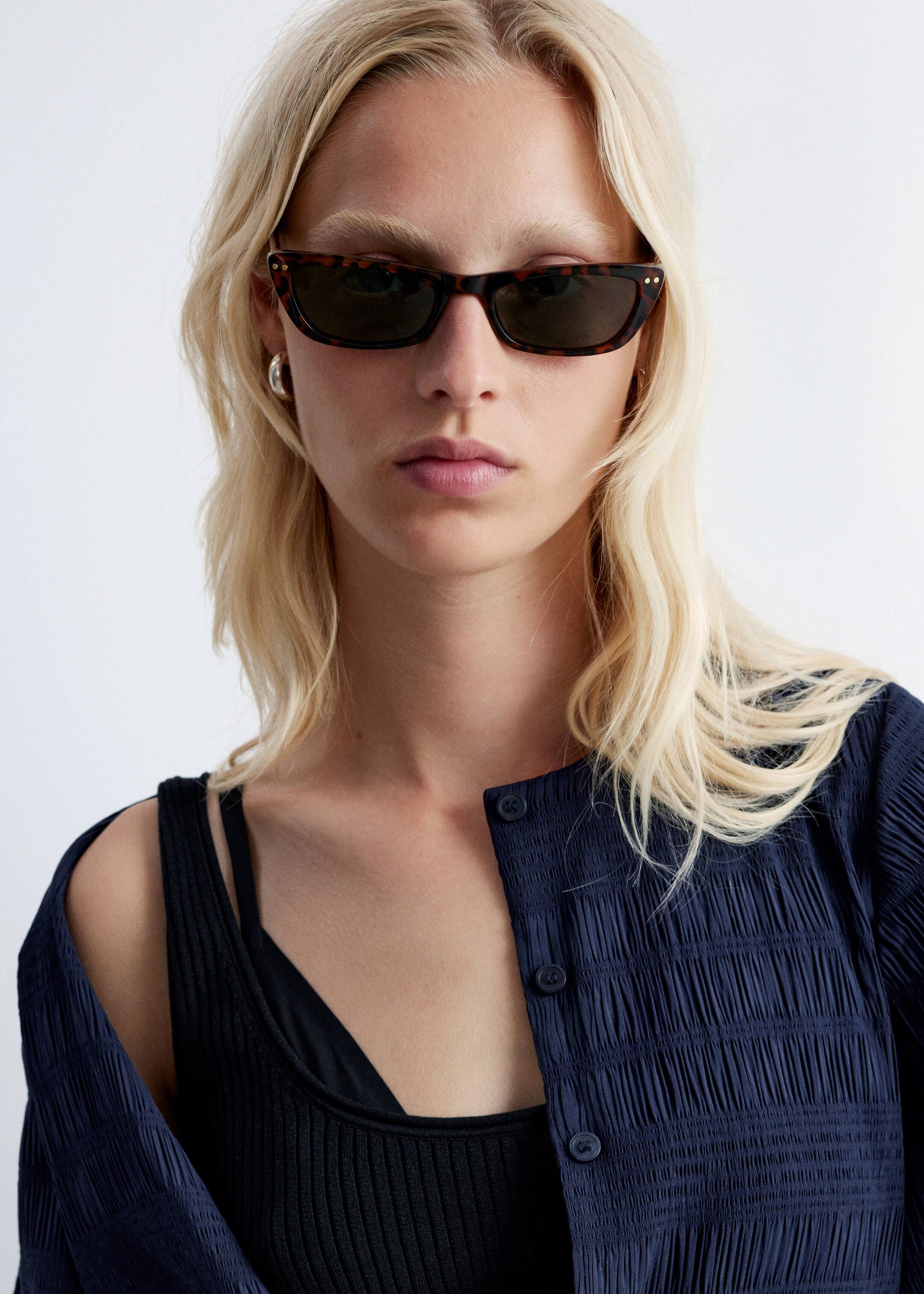 Zobrazit větší obrázek: Smockované minišaty s balónovými rukávy - Tmavě modrá - ŽENY | H&M CZ 2