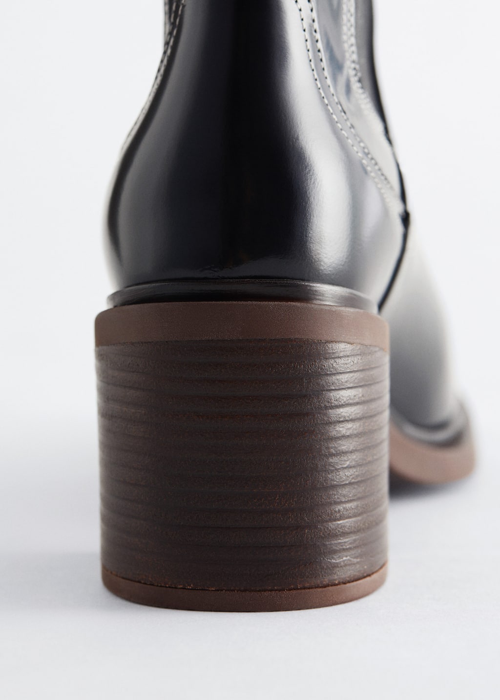 Image of Högklackade chelseaboots i läder