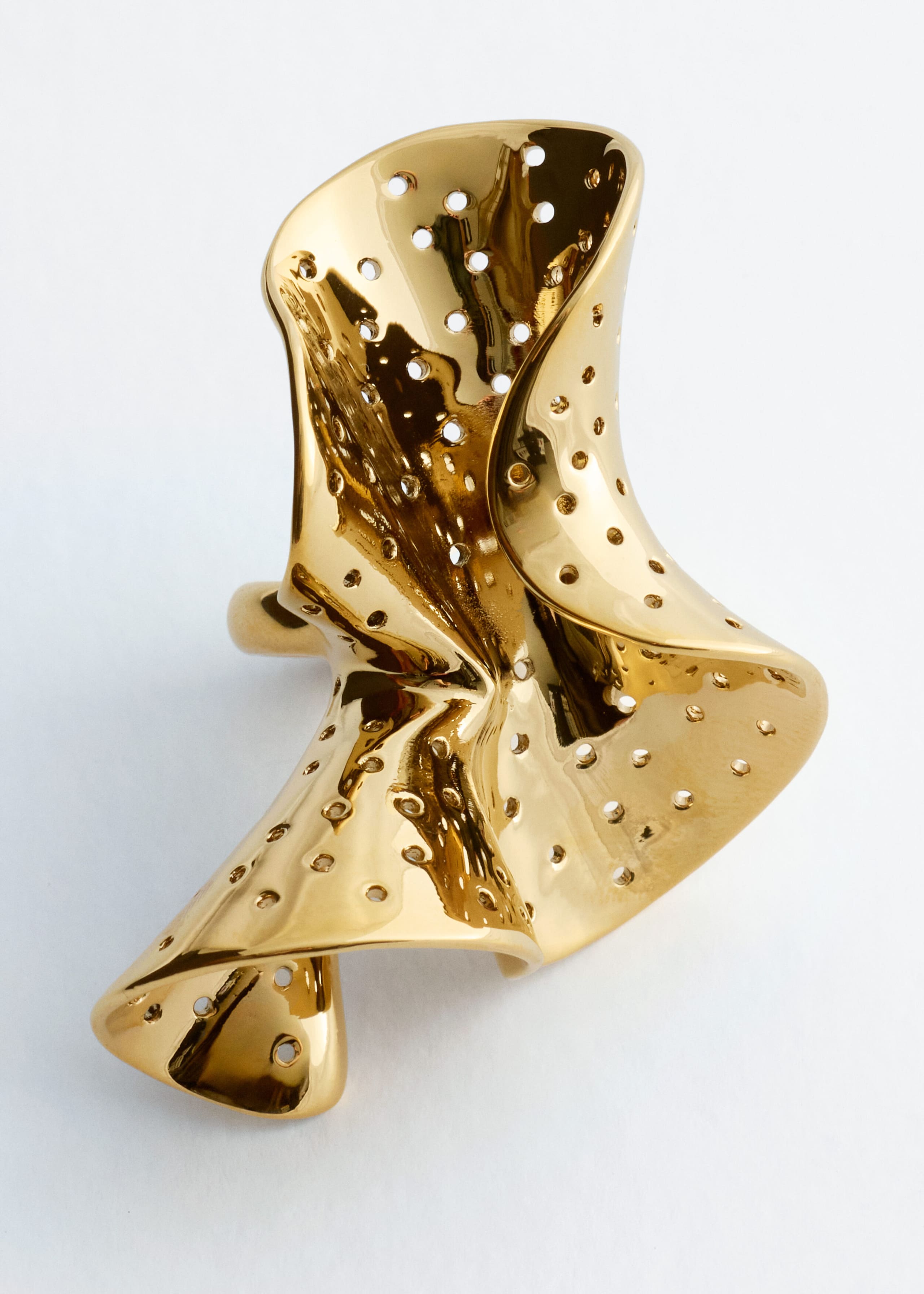 Bague sculpturale en laiton - {{variantName}} - Descriptive Detail