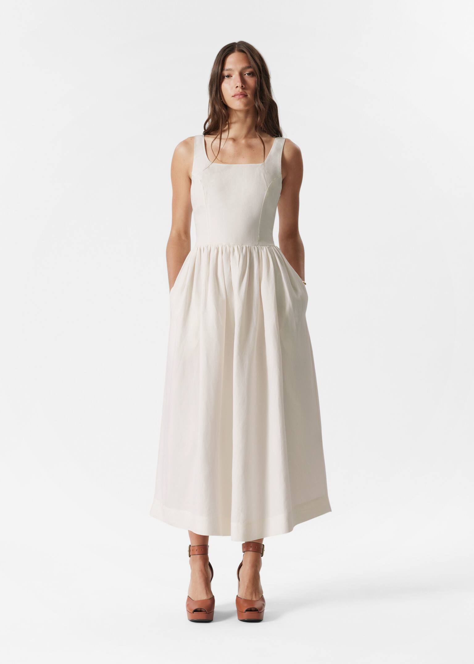 Vestido midi acampanado - Blanco