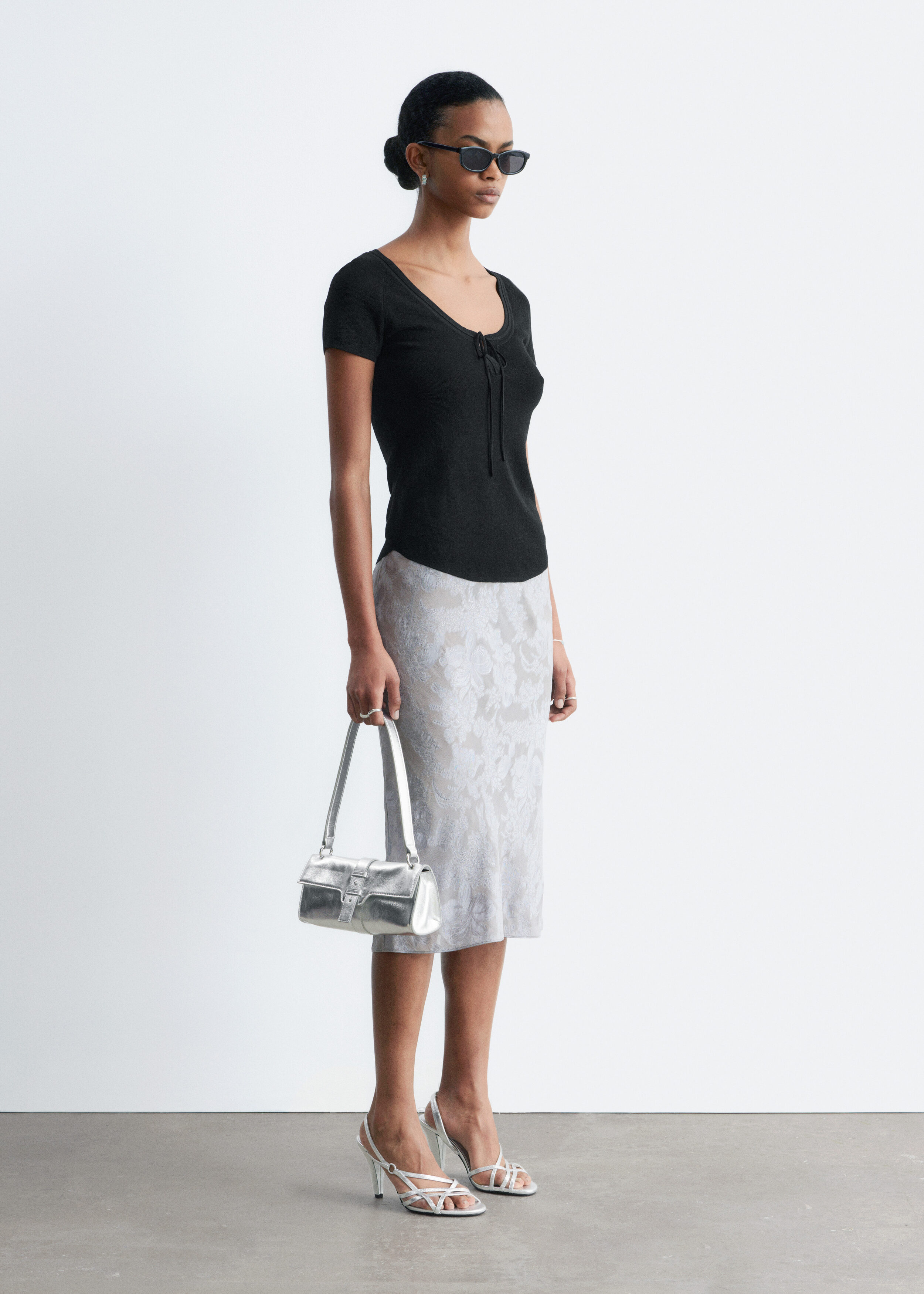 DIANTE TIE FRONT BARETOP グレー Tie-Front Top - Black - T-shirts - & Other Stories US