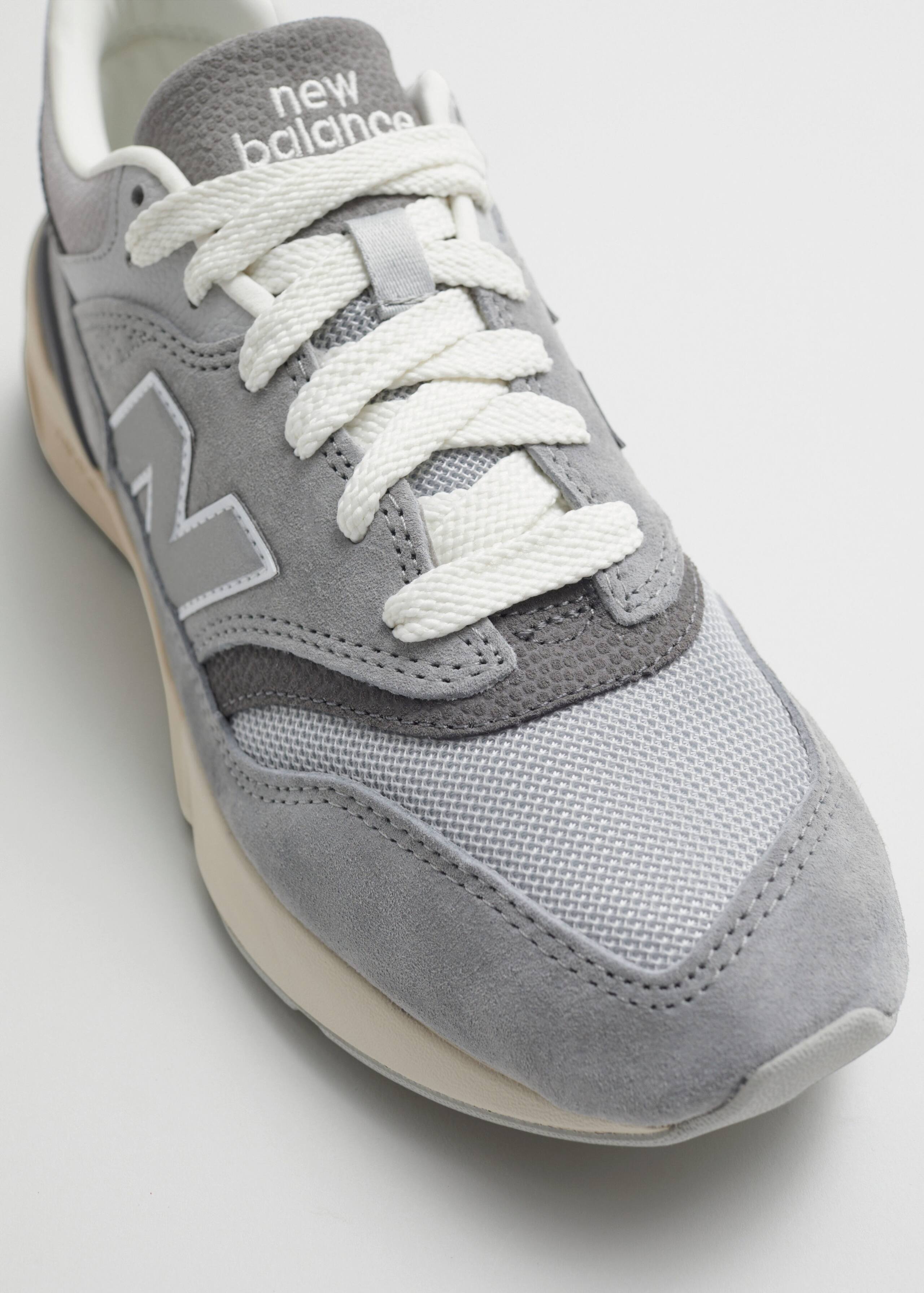 Sneakersy New Balance 997R – {{variantName}} – Szczegół