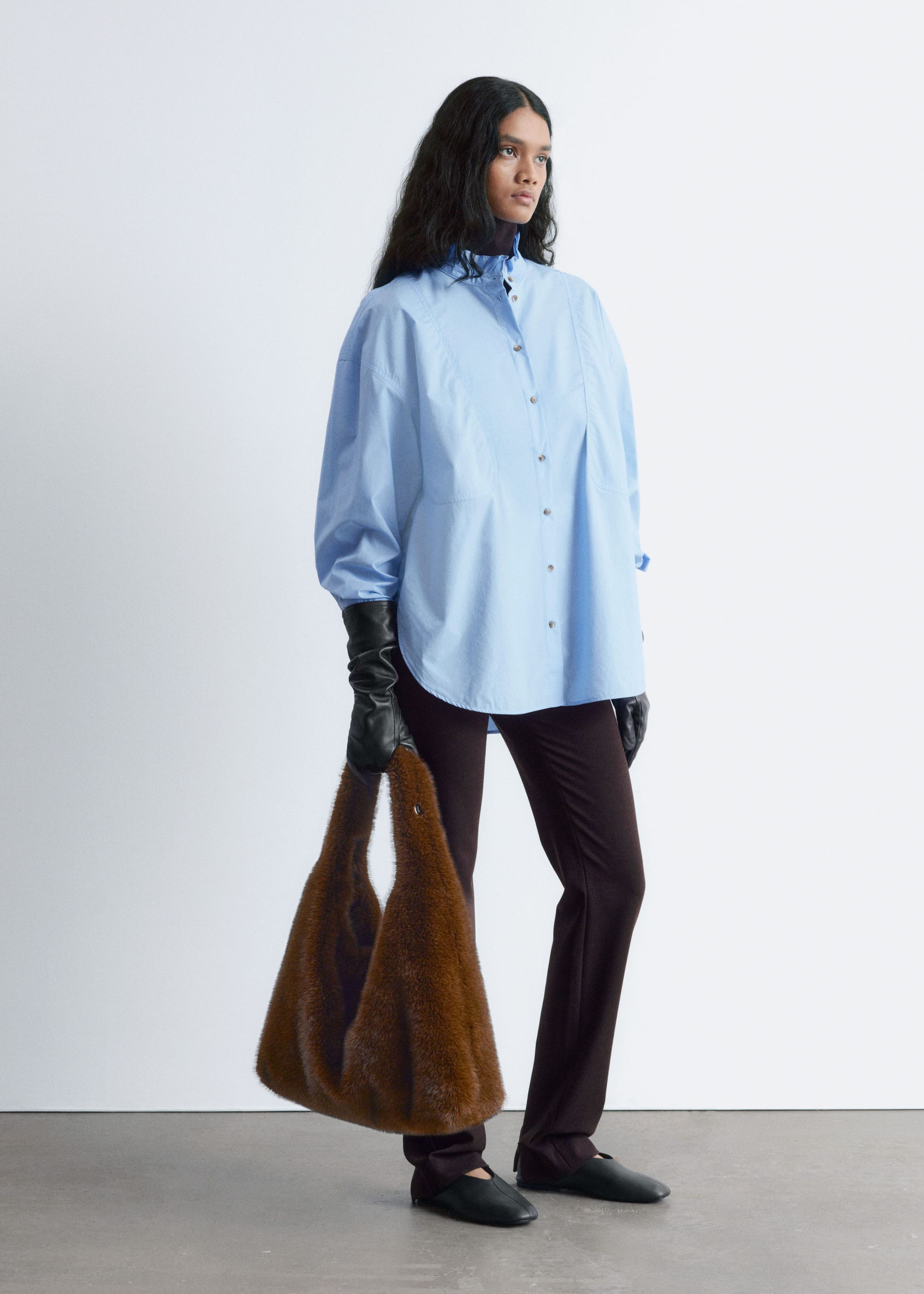 Image of Camisa de algodón larga con cuello alzado