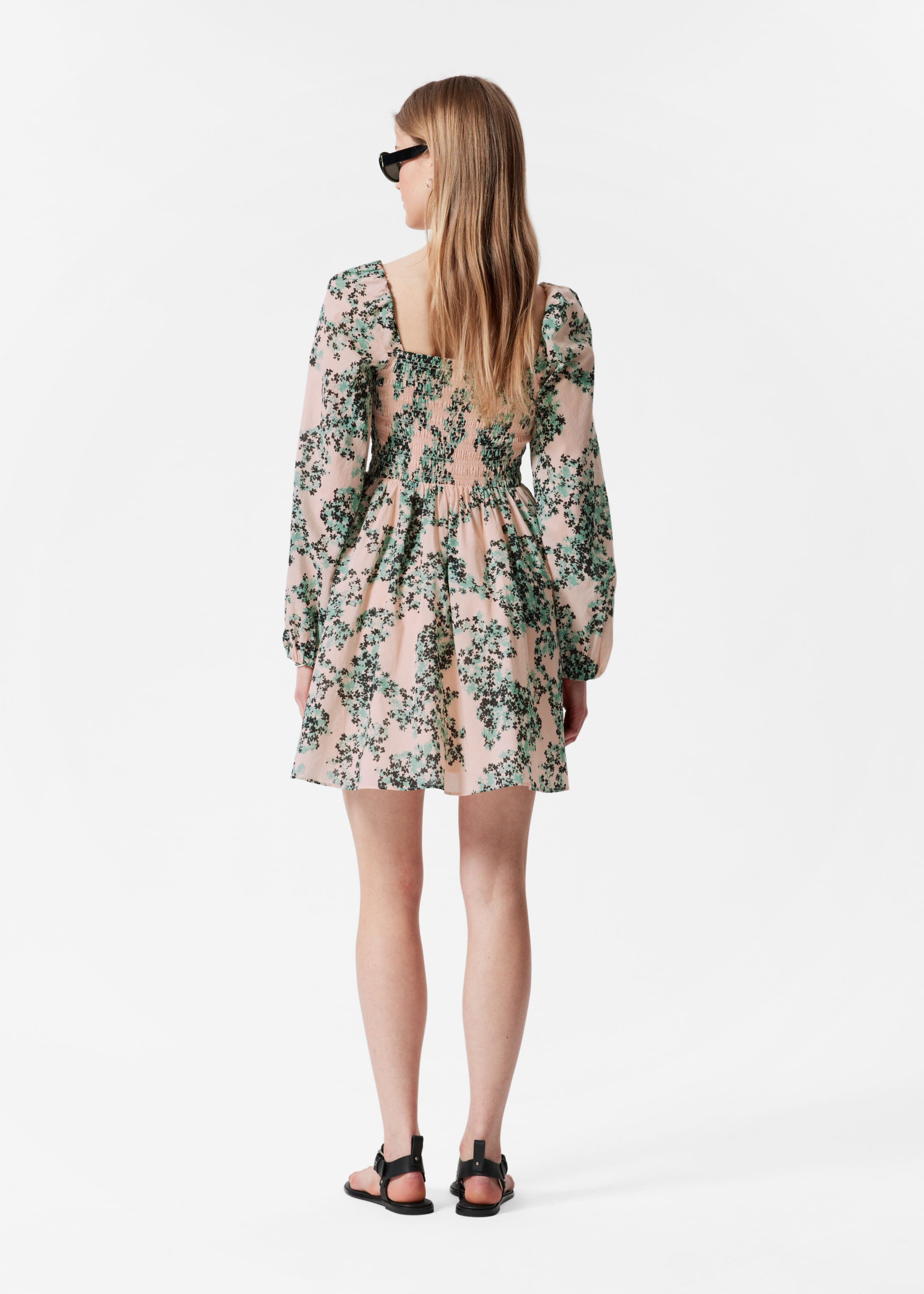 Minivestido estilo babydoll - Floral beige/azul - Lookbook