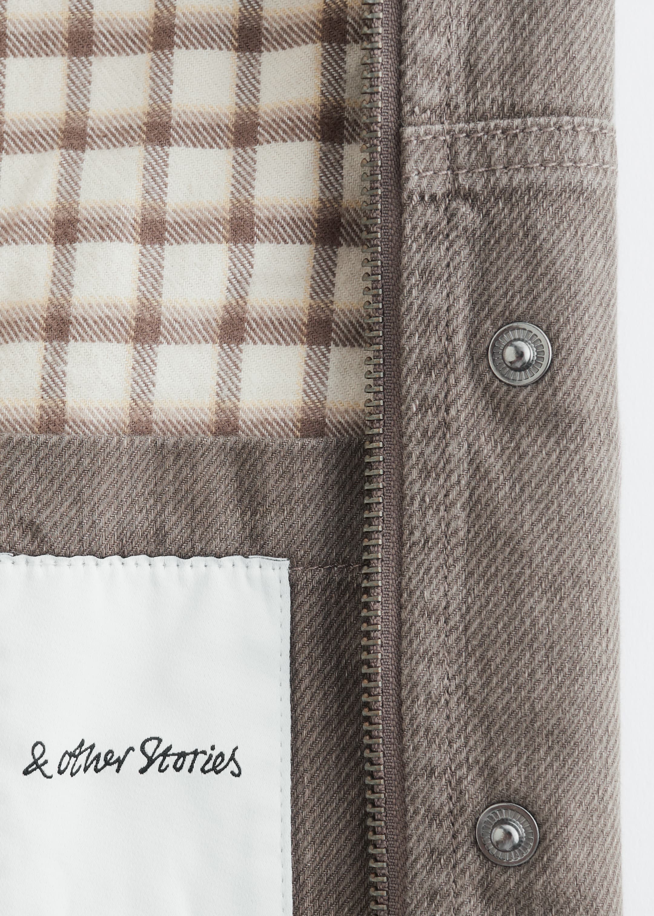 Se større billede: Broderet skjortejakke - Gråbrun / broderi - DAME | H&M DK 10