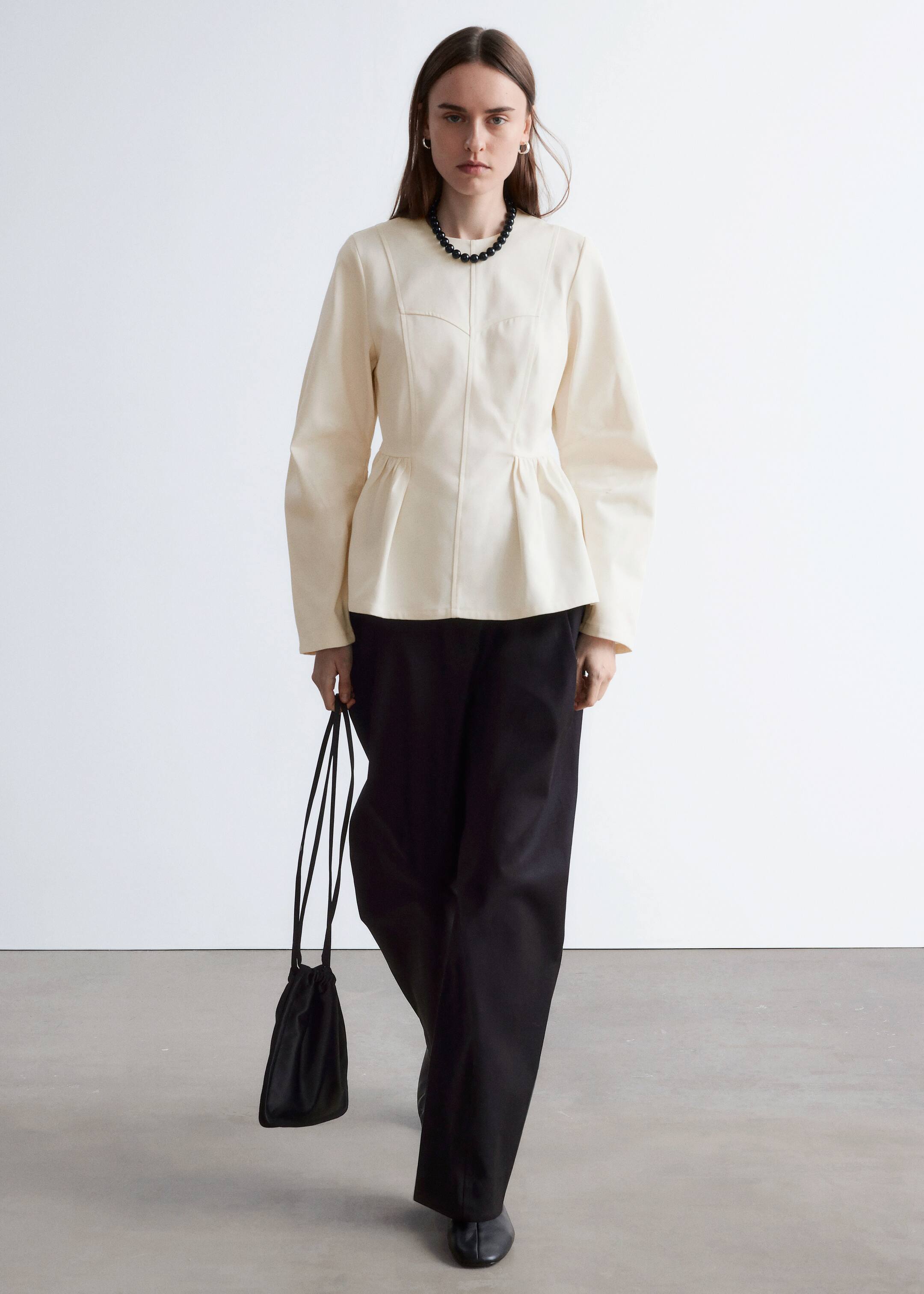 Näytä suurempi kuva: Puuvillapusero peplum-helmalla - Kerma - NAISET | H&M FI 5