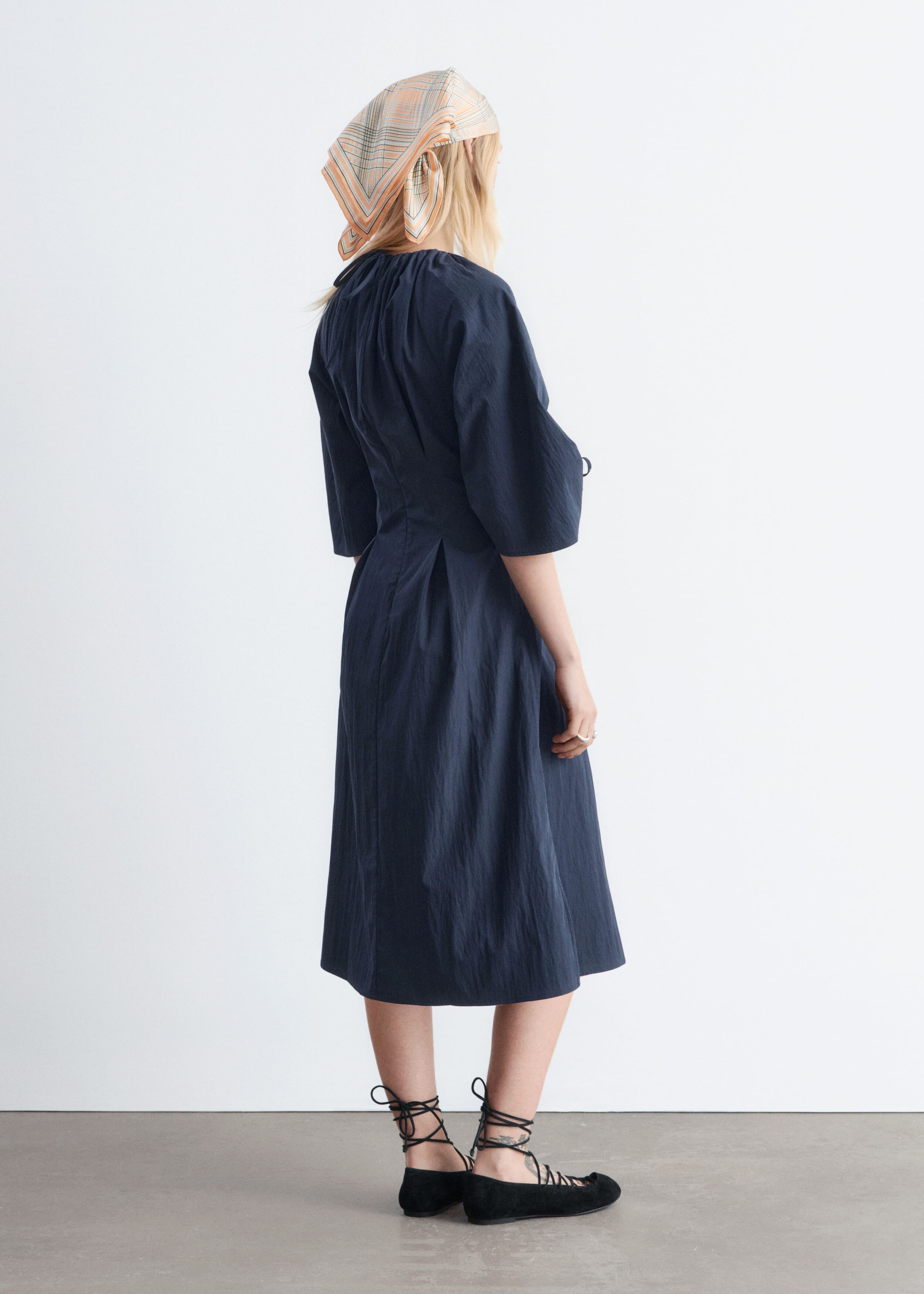 Image of Abito midi scultoreo con coulisse