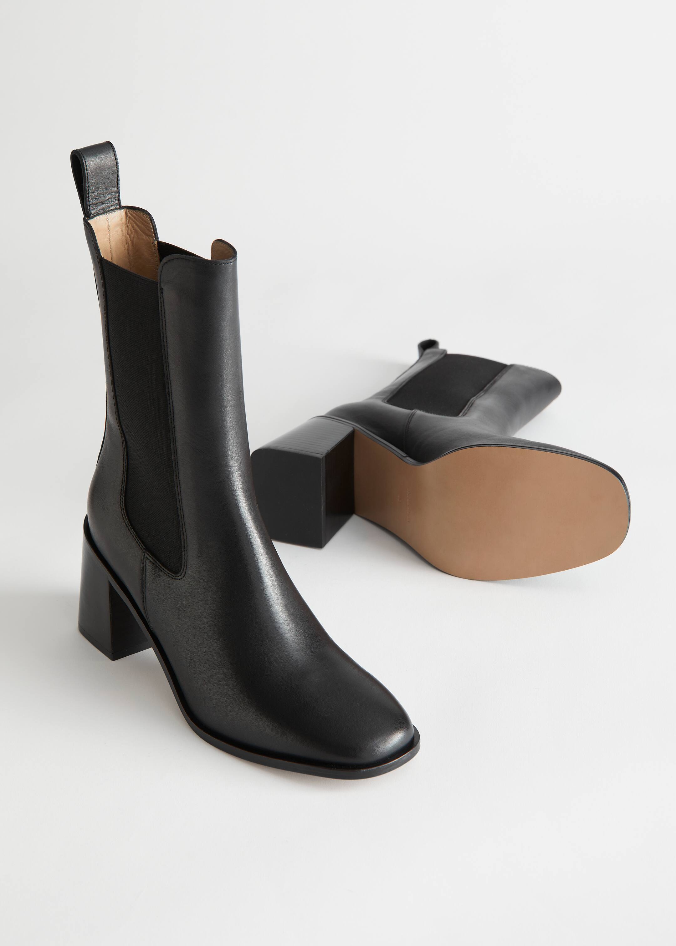 Visa större bild: Chelseaboots i läder - Black - DAM | H&M SE 3