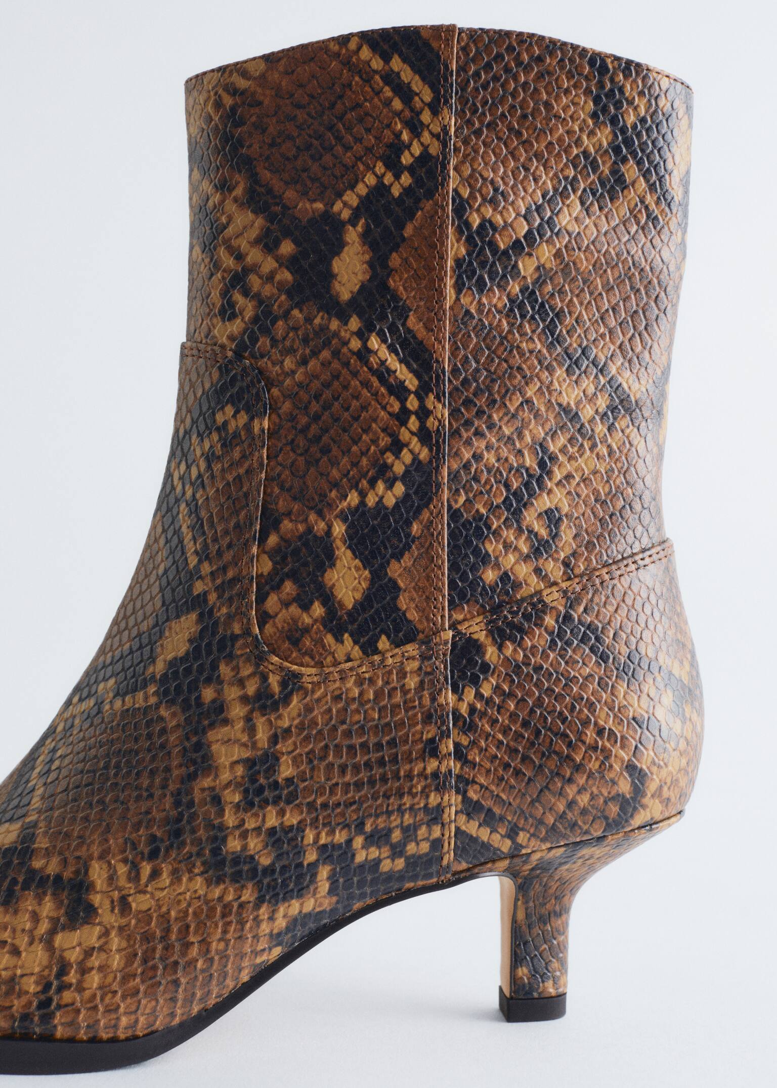 Bottines à petits talons - Motif serpent cognac/Noir/Marron Clair - 4