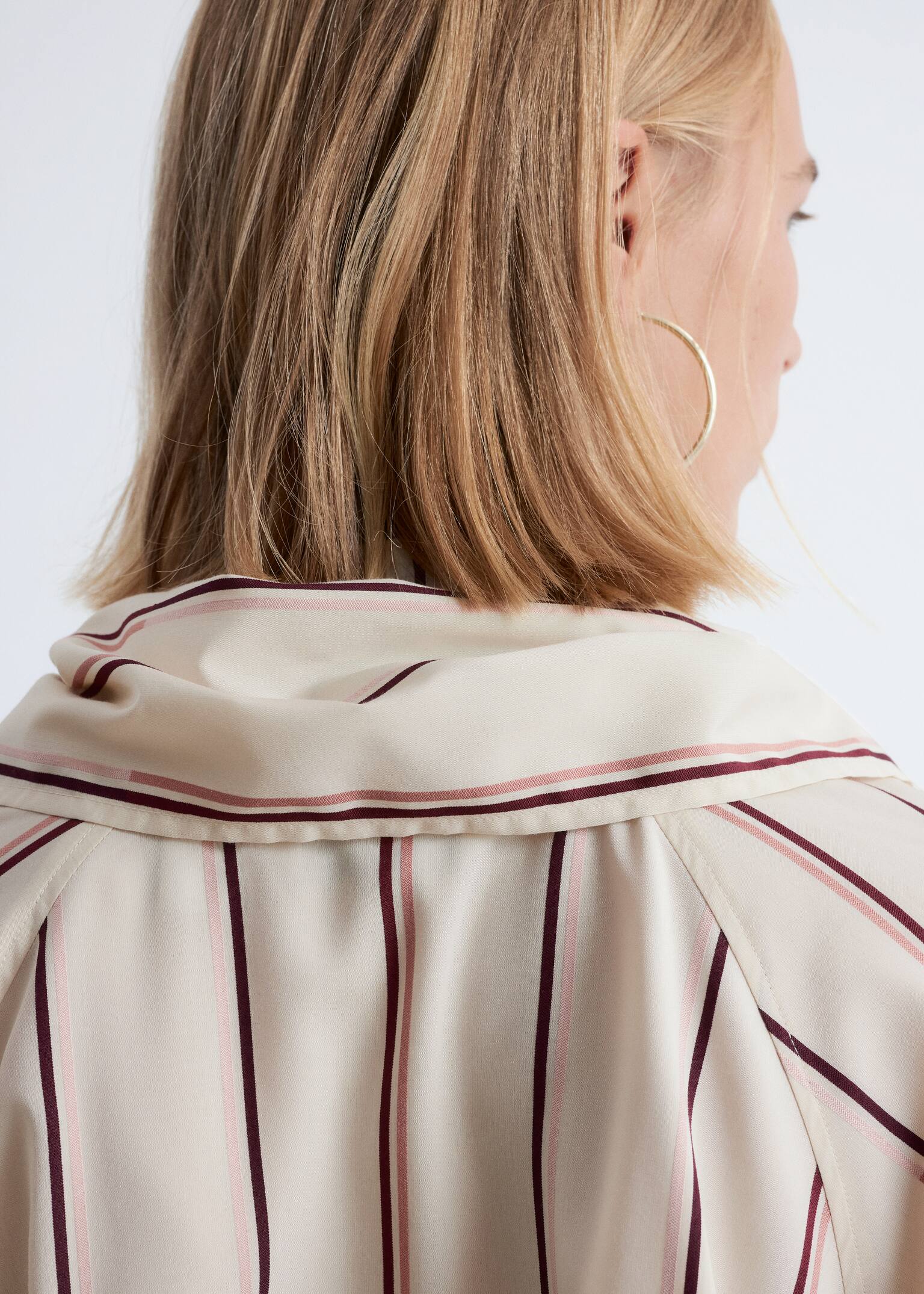 Skjorte med tørklæde - Beige striber/Mørkerød - 4