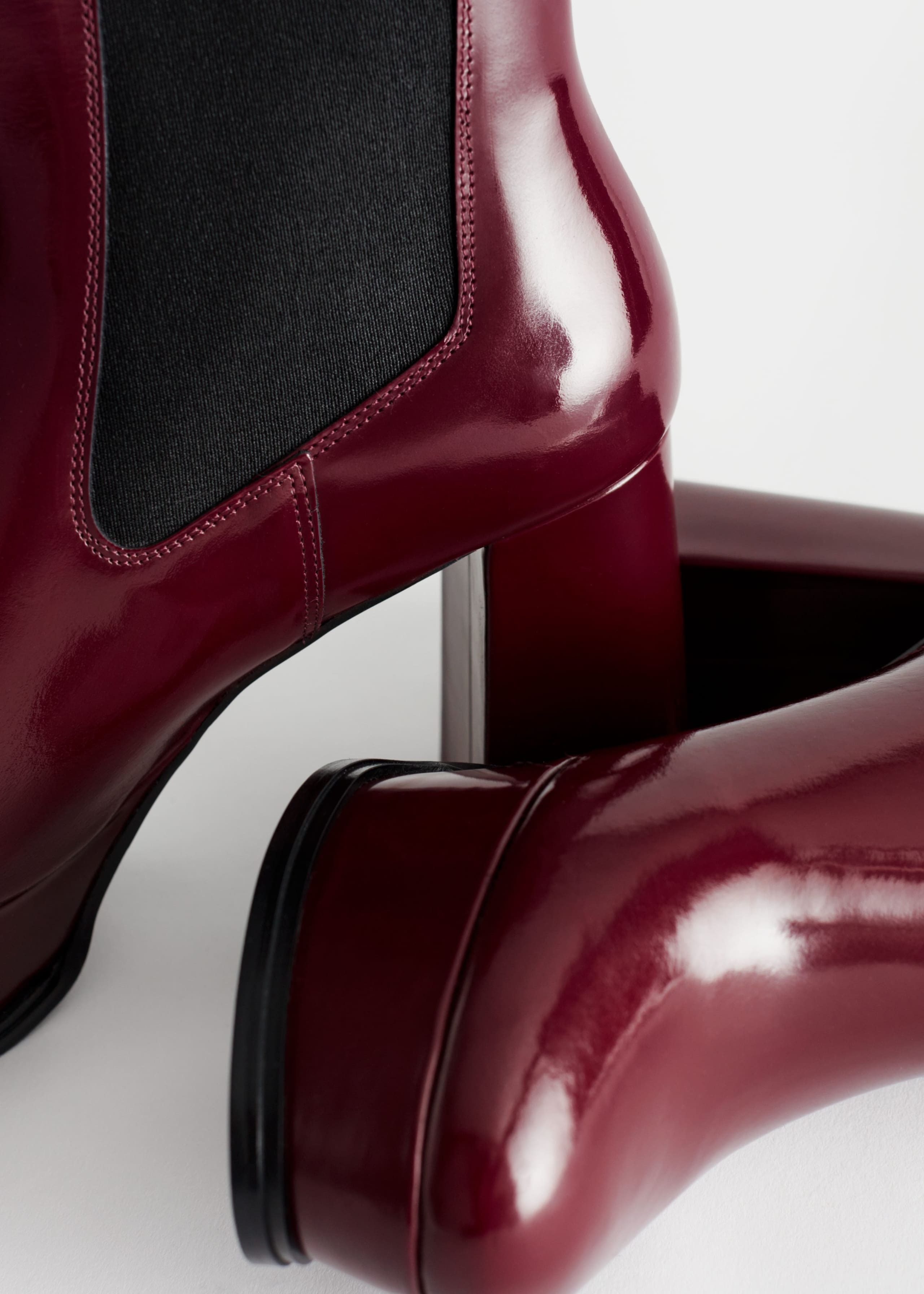 LeatherPlatformBoots - {{variantName}} - Descrizione dettagliata