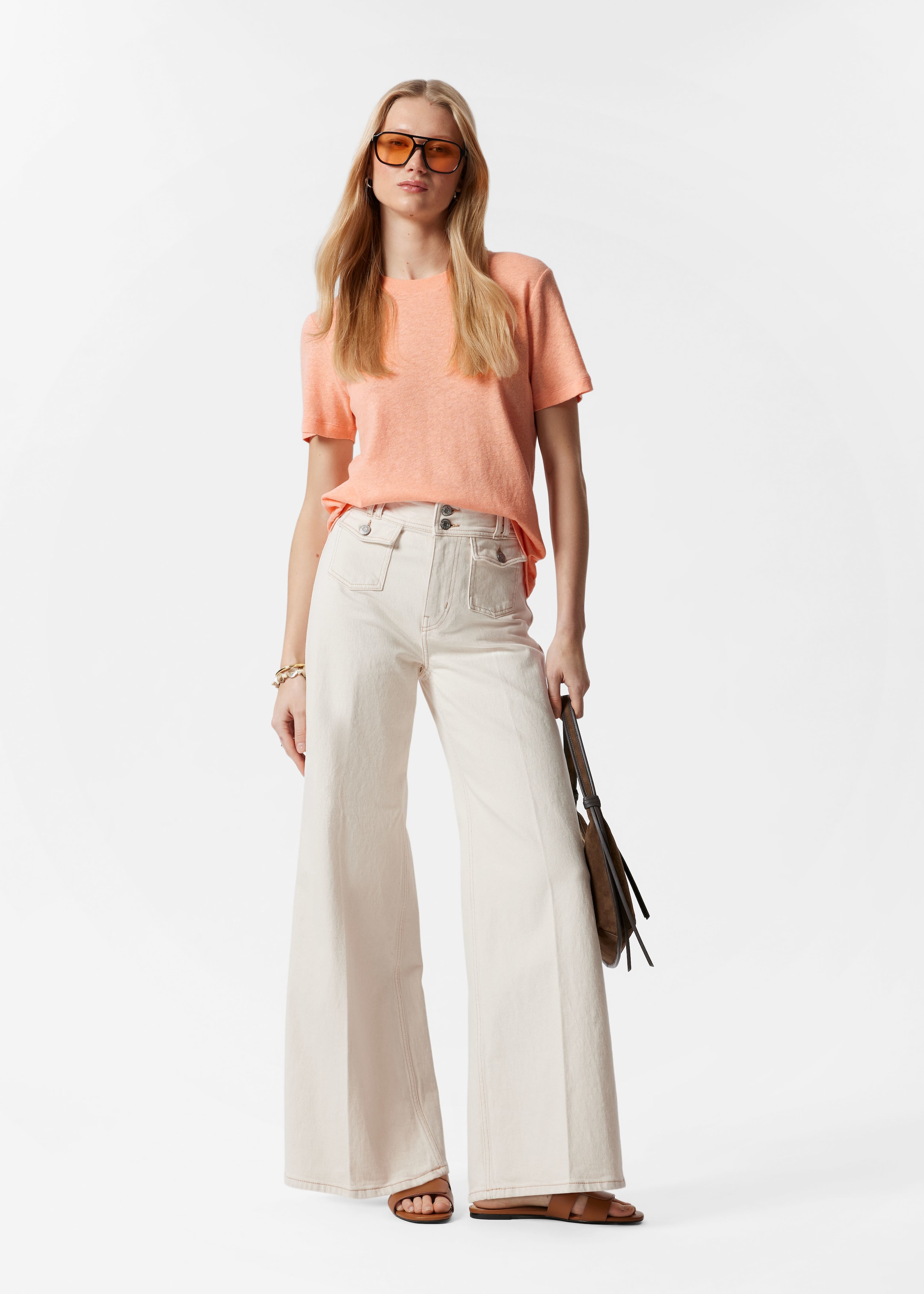 Visa större bild: T-shirt i linneblandning - Persika - DAM | H&M SE 2