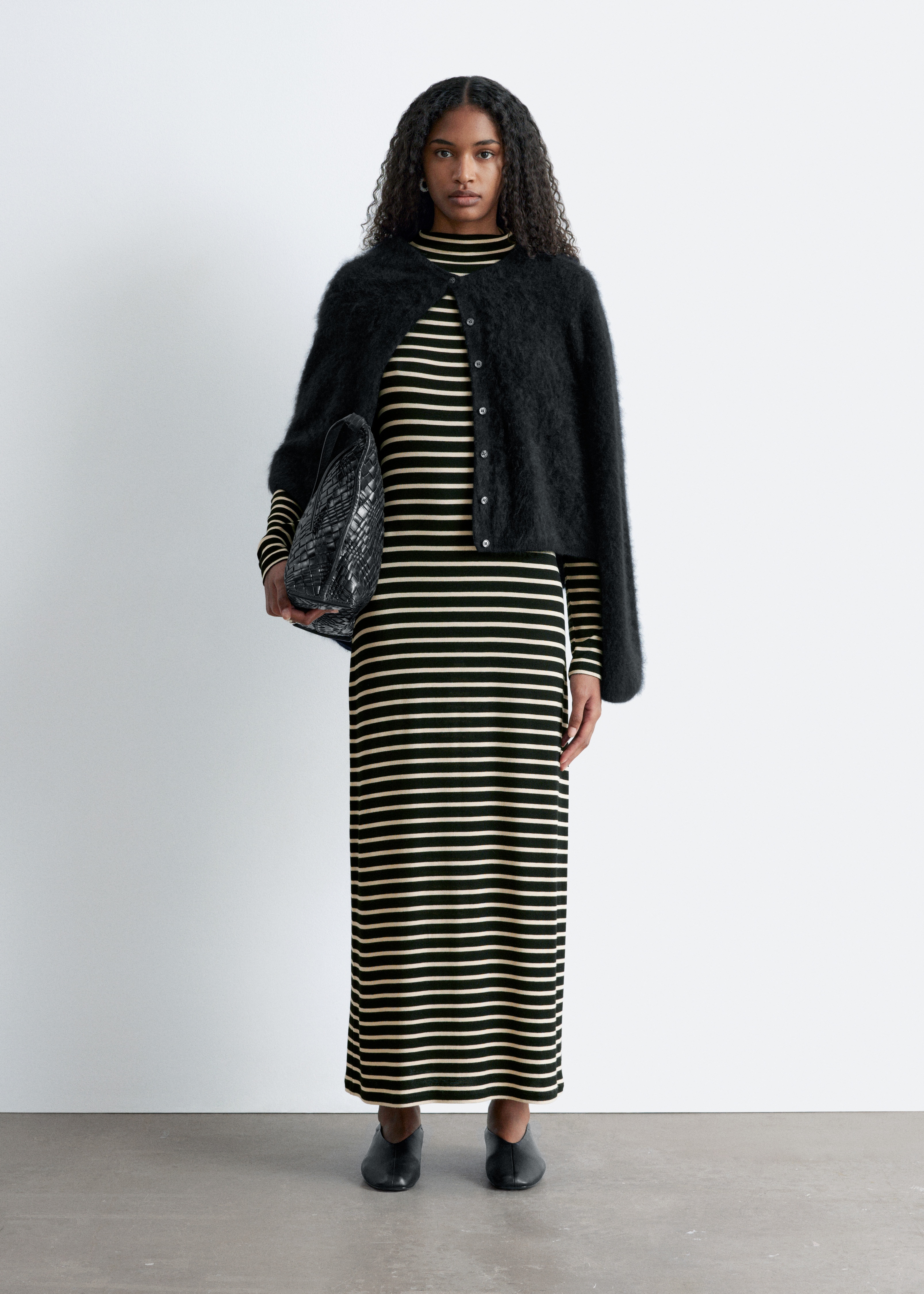 Rochie Maxi cu Guler Înalt - Dungi Negru/Alb