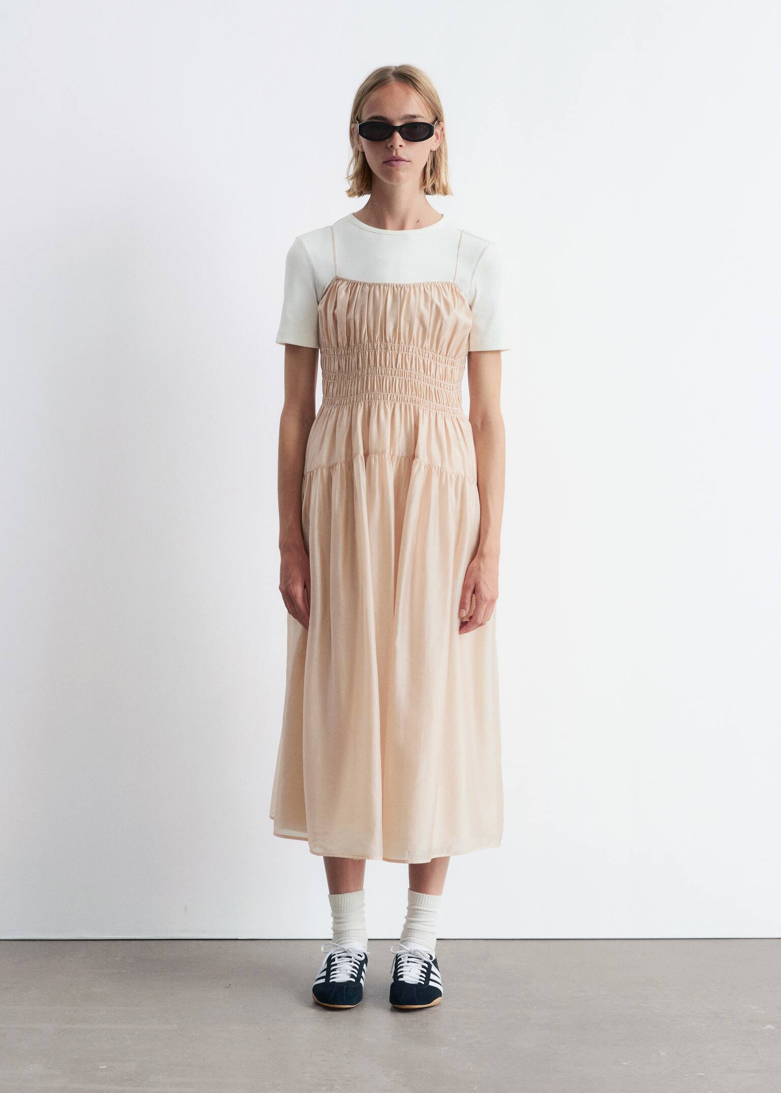 Vestido midi fruncido - Beige/Azul/Negro - 5