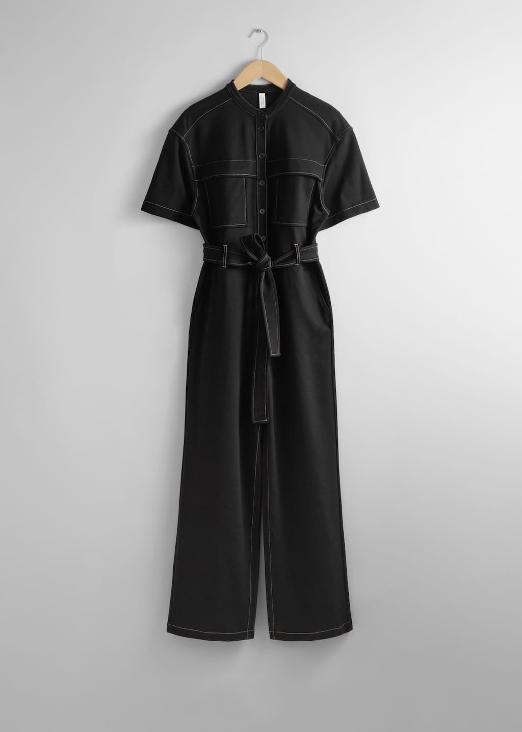 Image of Kurzärmliger Utility-Jumpsuit