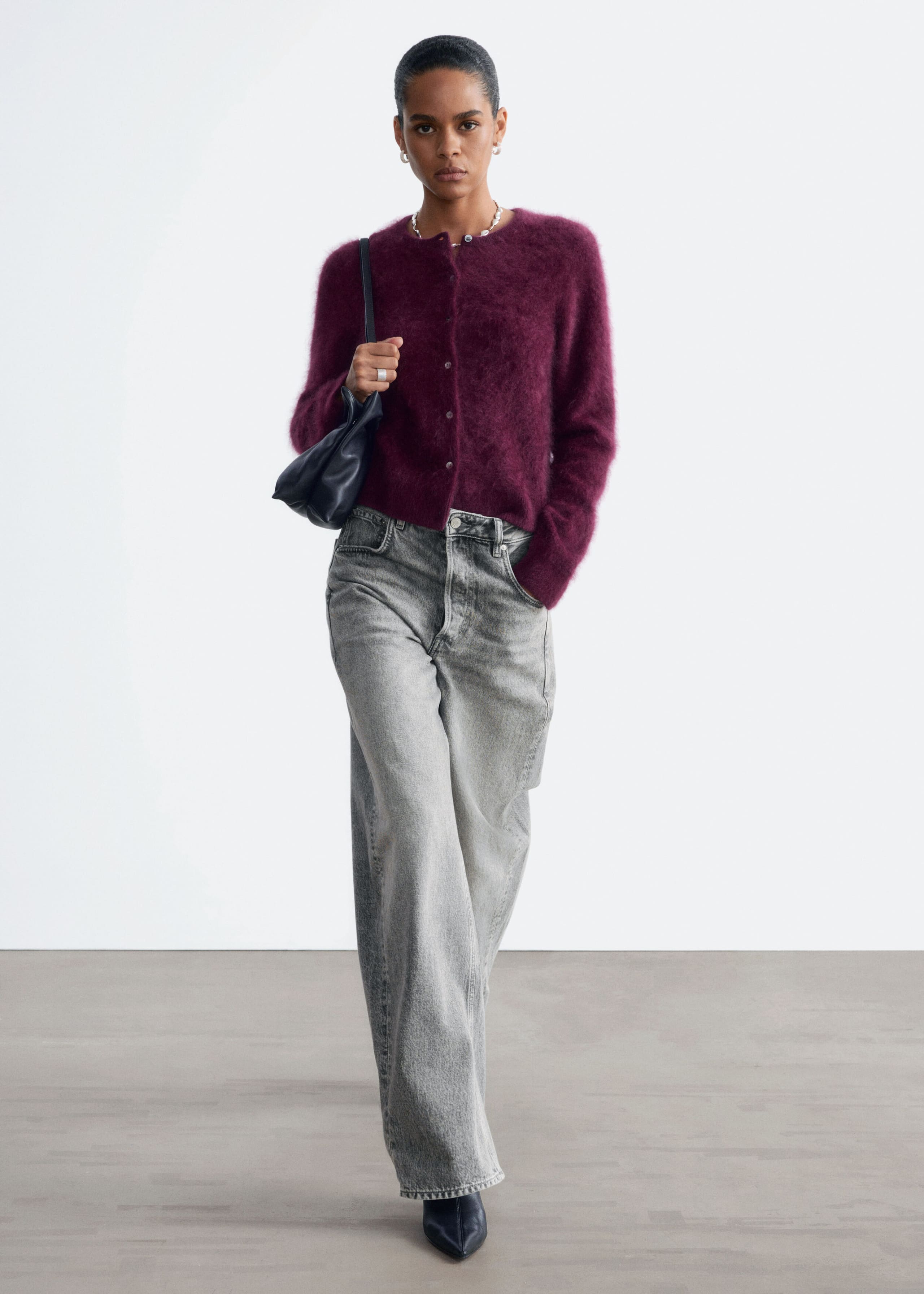 Strickjacke aus gebürstetem Kaschmir - Dunkelrot - Stillleben