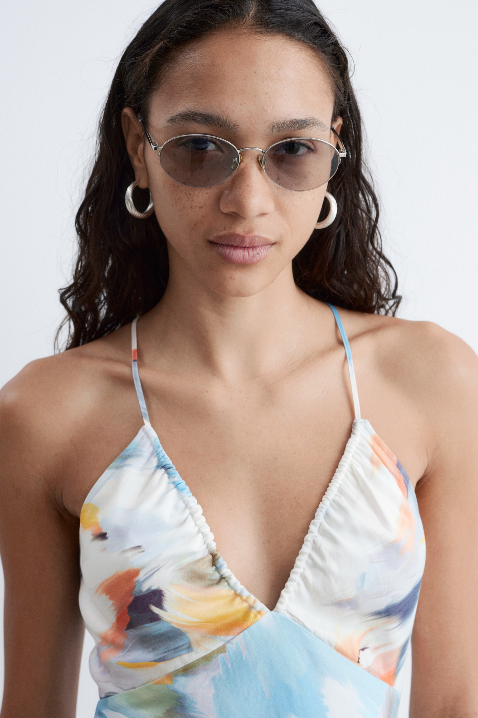 Midilång slipklänning i satin - Blå/mönstrad/Rosablommig - 5