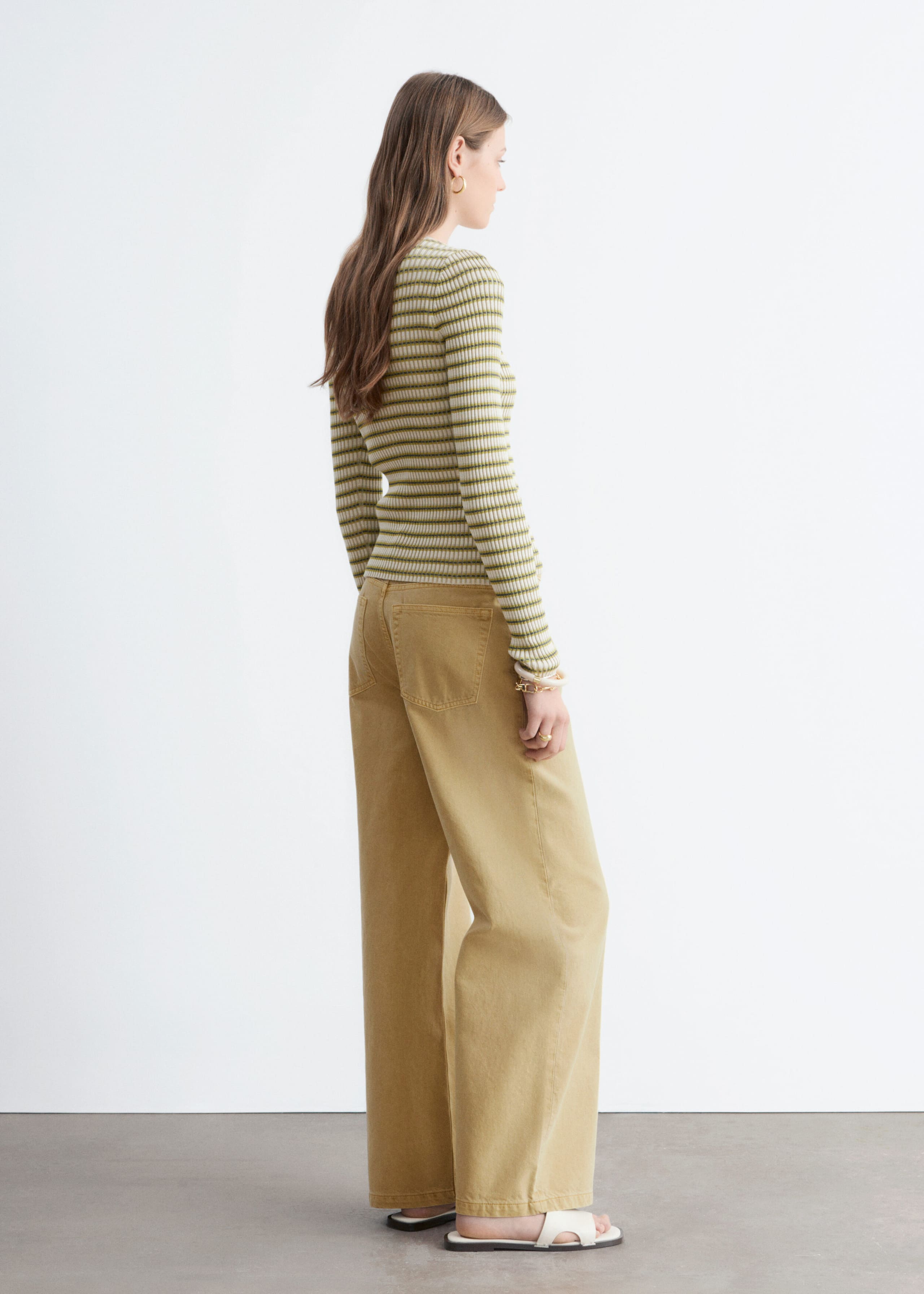 Image of Jeans med veckdetalj